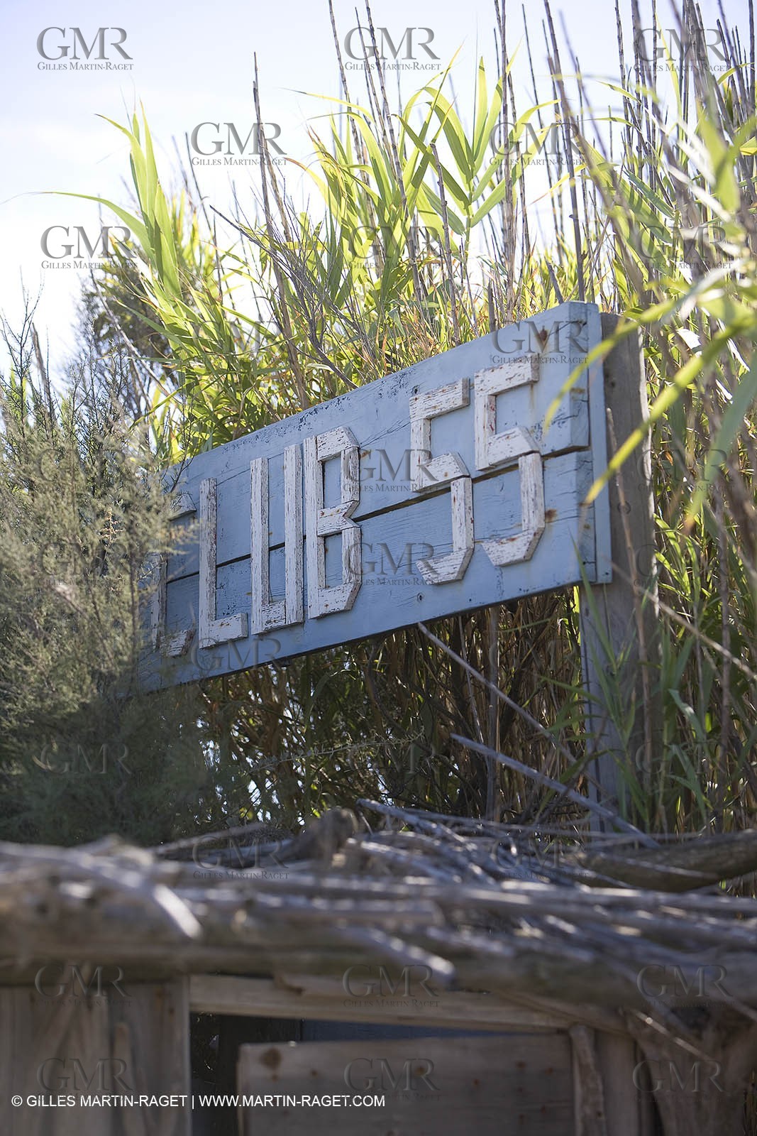 06 09 2007 - Saint Tropez (FRA, 83) - Superyachts - Motoryachts - Mangusta 92 Triple Fun in Saint Tropez - Mooring at Club 55 at Pampelonne Beach