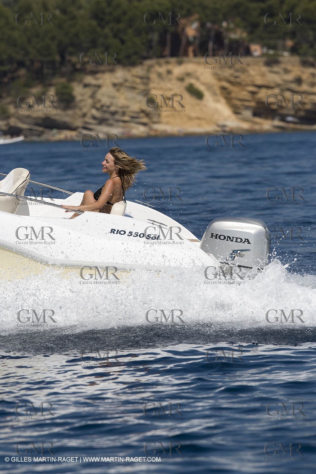 Motor boat running