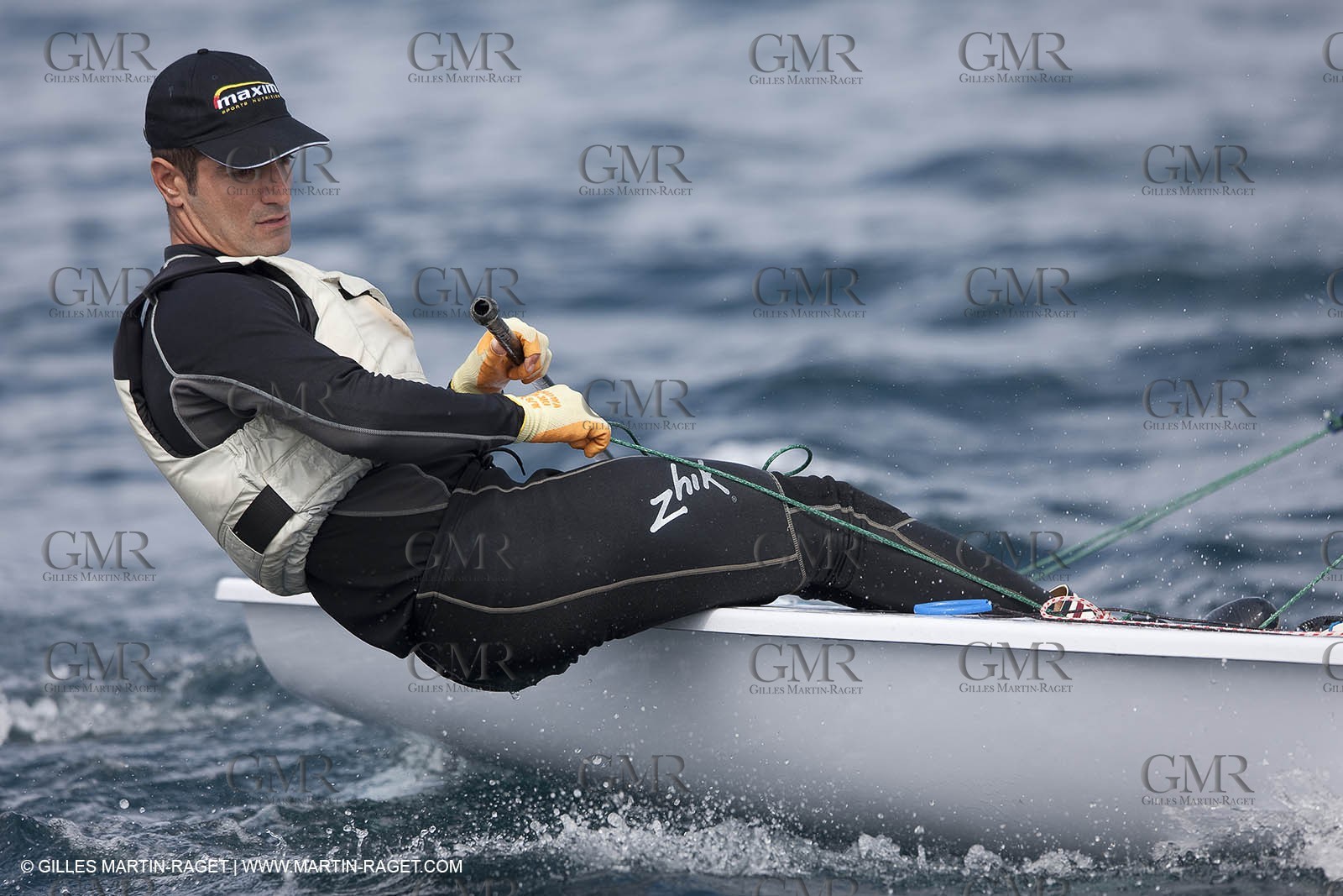 20 04 2010 - Hyères (FRA,83) - SOF 2010 - Zhik Team - Laser Men - Javier Hernandez