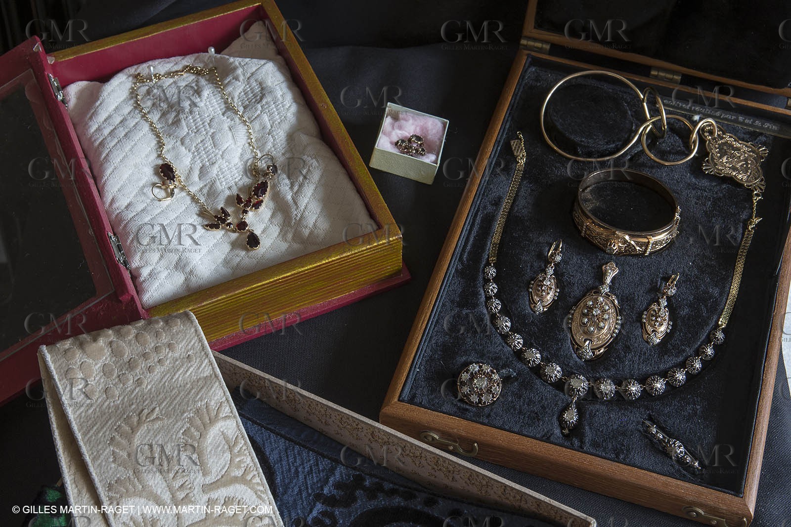 02 06 2014, ARles (FRA,13) Queen of arles Jewelry handover