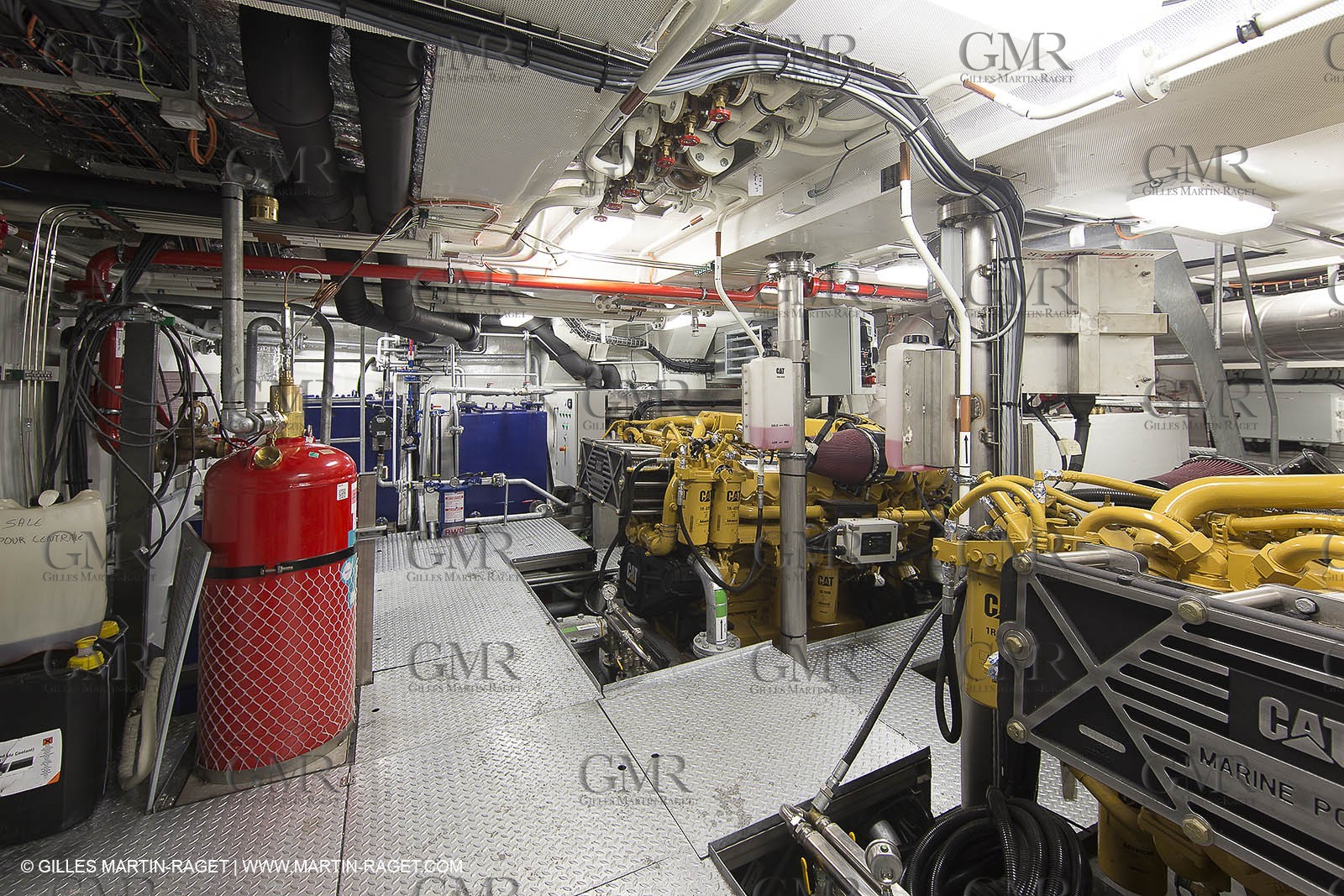 11 09 2014 - la Ciotat (FRA,13) - onboar Al Azzizi, oceanographic research ship buit by H2X boat yard, measure devices manipuation