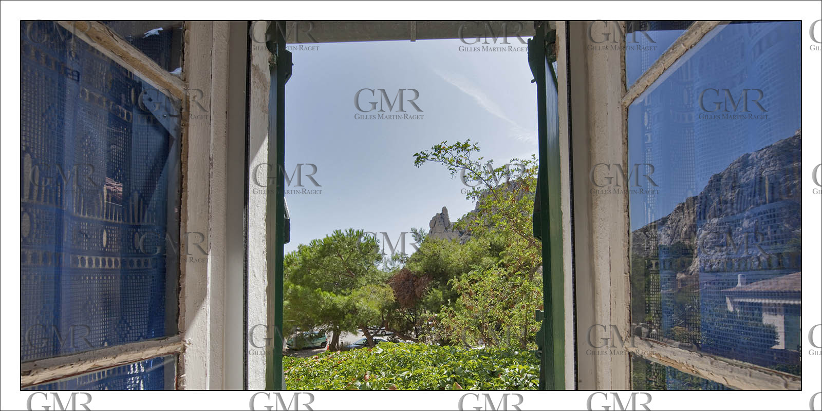 Product: in house made quality print on 8 ultrachome colors Epson ink Jet printer.Available sizes: . 50 x 100 cm. 100 x 200 cmAvailable papers: . Standard 250 gr glossy paper print, black streak, white margin, no signature. Top quality glossy 290 gr. paper, black streak, white margin, checked and signed by the author. Fine Art print (signed, numbered, stamped, registered) on demand. Other supports (Canvas, Acrylic, Metal) on demandPackaging: cylindric reinforced tubeShipping options: regular mail or Shipping companyClick on the basket icon to select your options and start the online ordering process