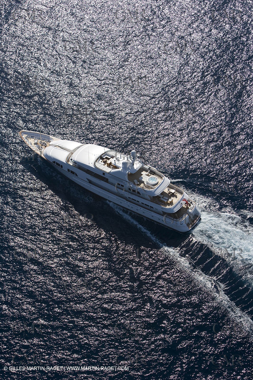 28 07 2007 - St Jean Cap Ferrat - SuperYachts - Motor Yachts - Hampshire