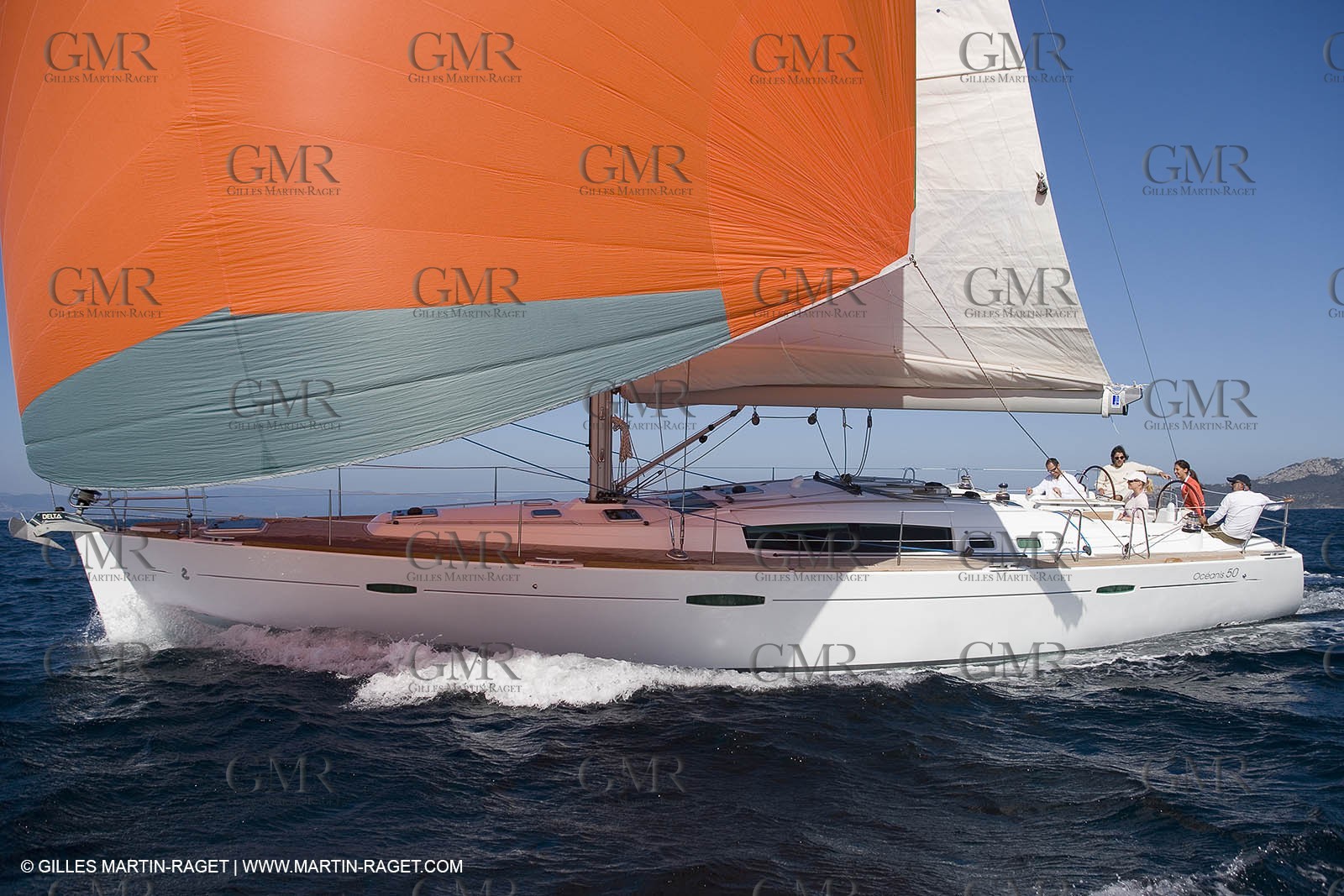 Crusing monohull sailing