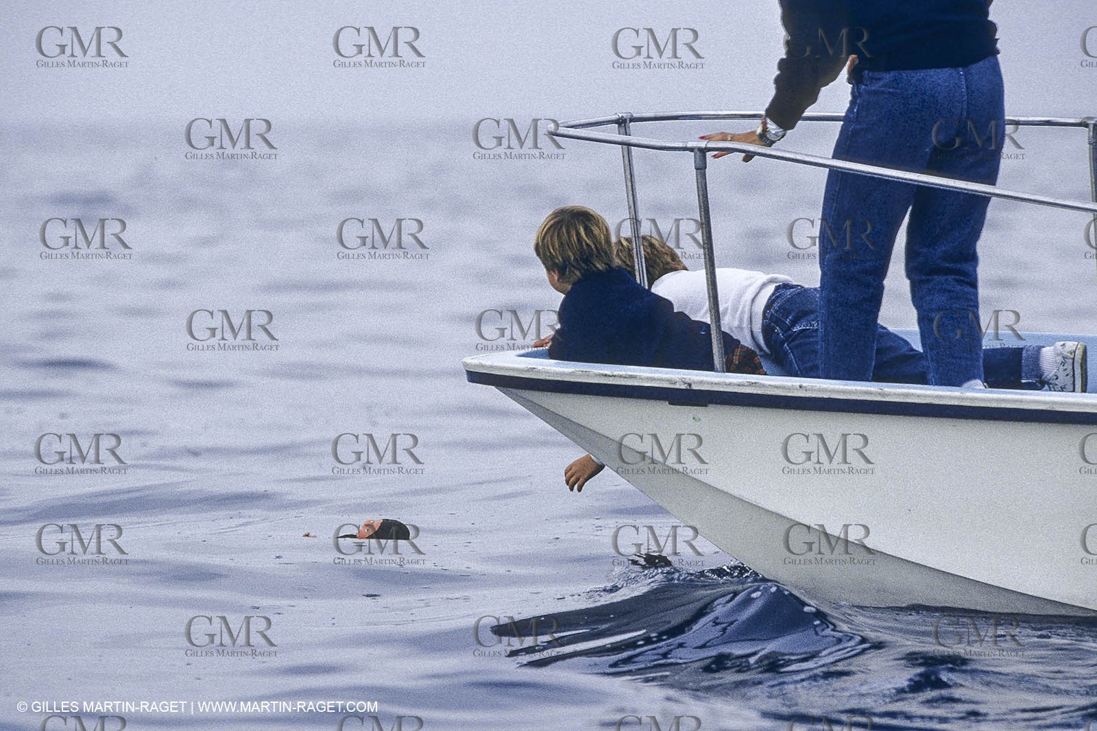 Powerboating, cruising, people