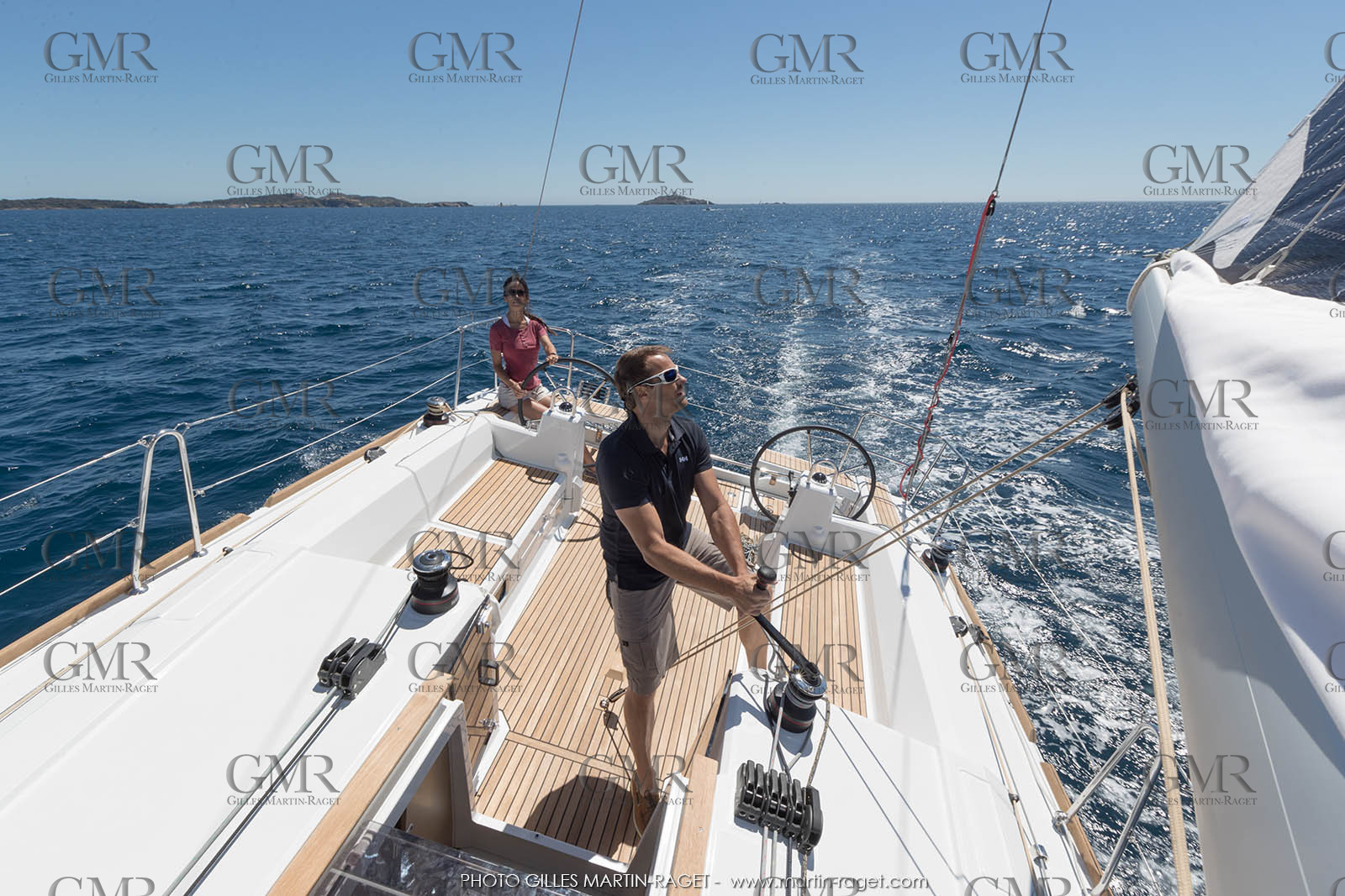 04 07 3017; Les EMbiez (FRA; 83) - Chantier Beneteau; Oceanis 38.1