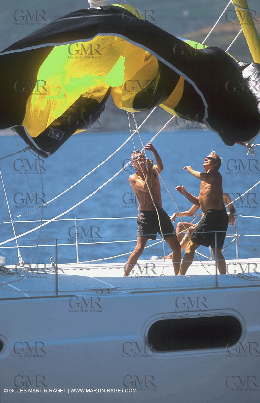 Cruising - People - Crew work