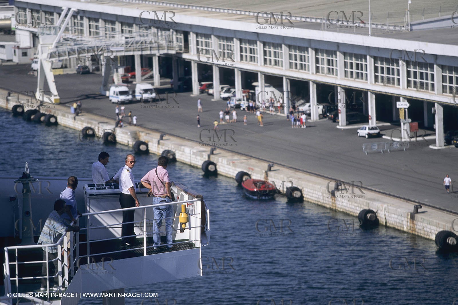 Monde maritime, opérations porturaires, ports, manoeuvres, marine world, harbour operations, maritime shipping,