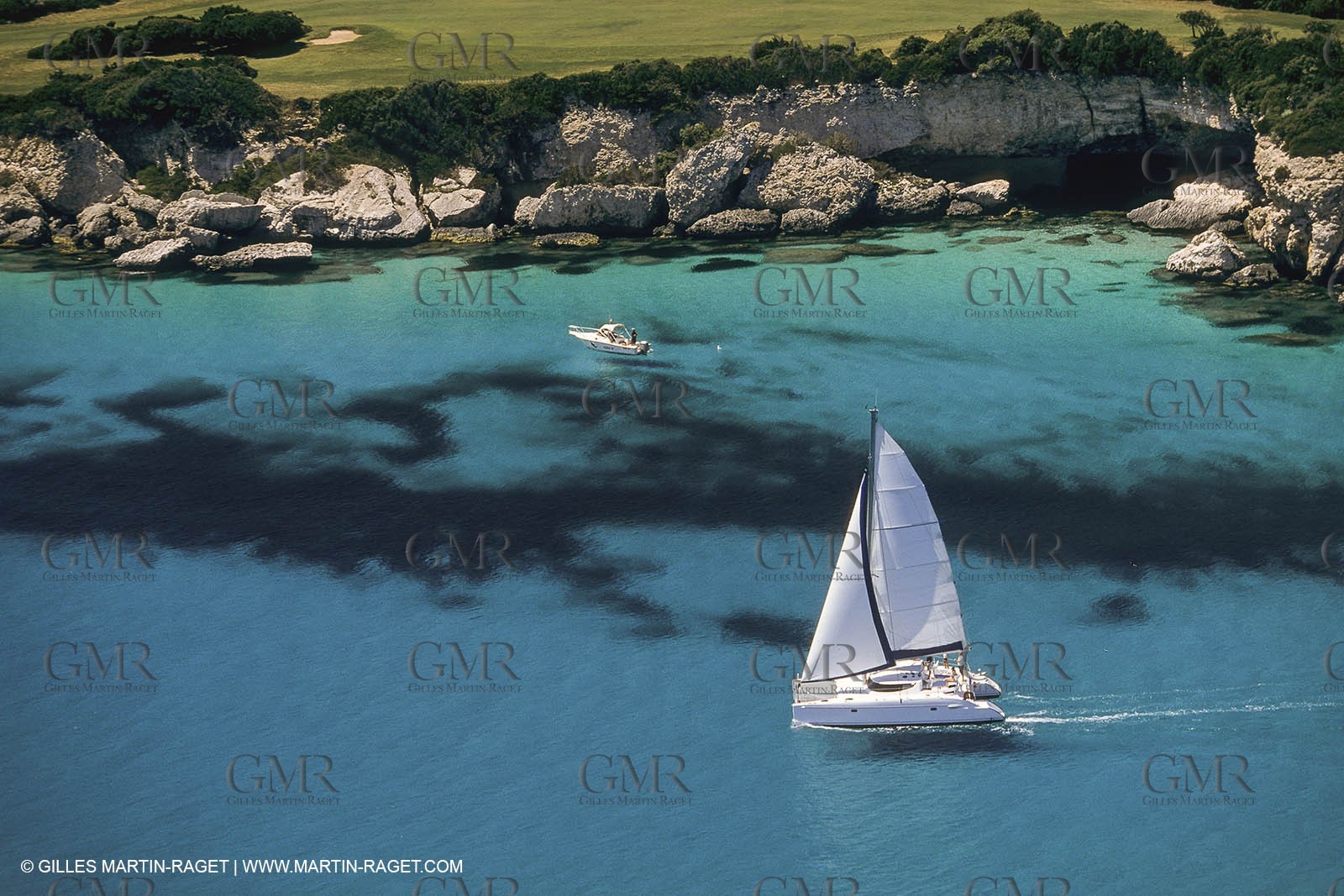 Sailing, cruising, multihull under sail