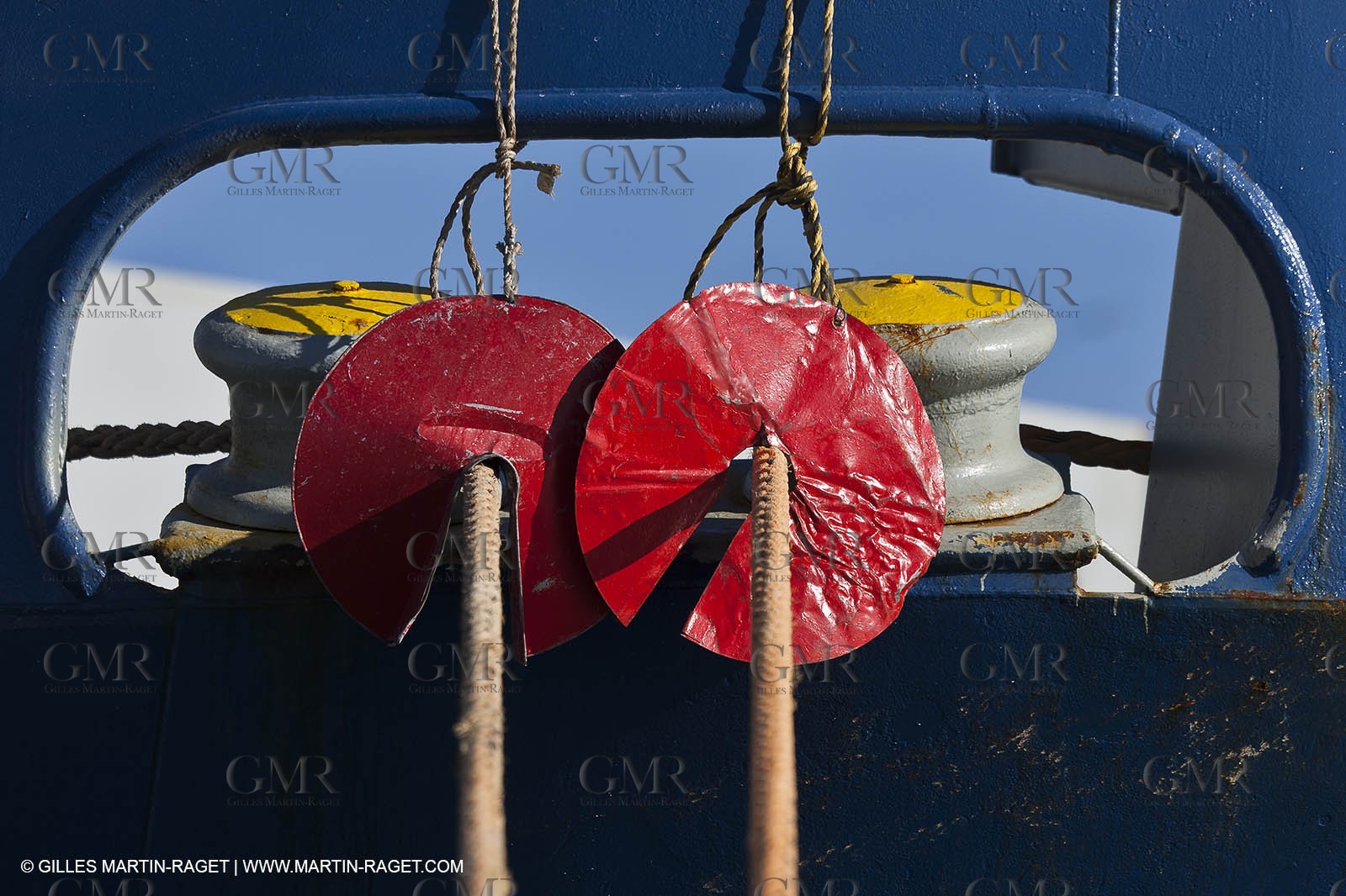 01 03 2011 - San Frnacisco (USA,CA) - Harbour operations - ship details - ship unloading - containers