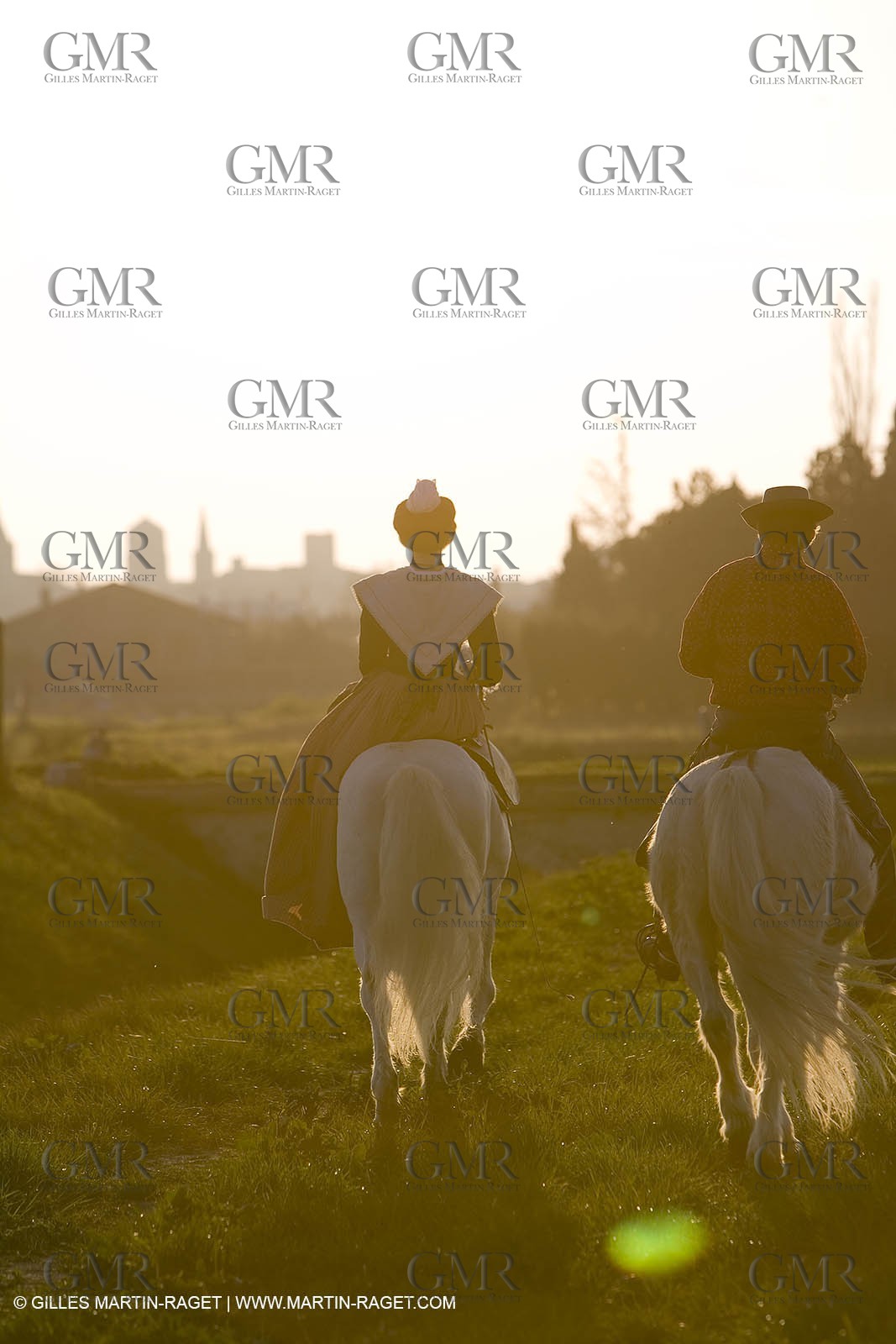 23 02 2007 - Arles, Nathalie Chay, Queen of Arles - Amazone horse riding