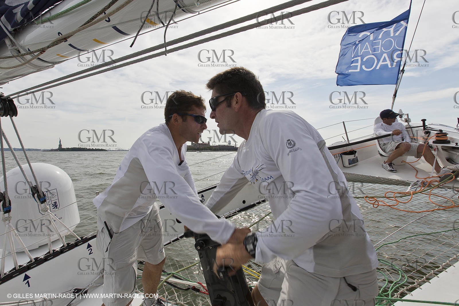 05 07 2012 - New York (USA) - Ocean Krys Race - Speed runs in fornt of NY city