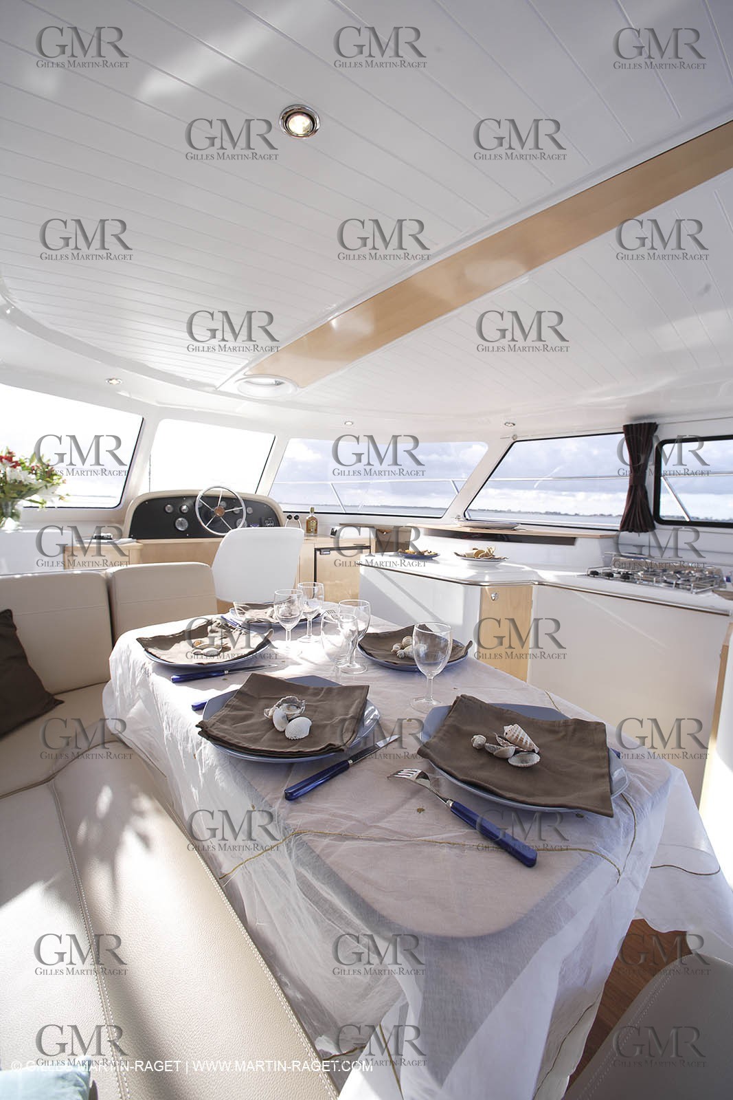 23 07 07 - La Rochelle - Chantier Fountaine Pajot - Highland