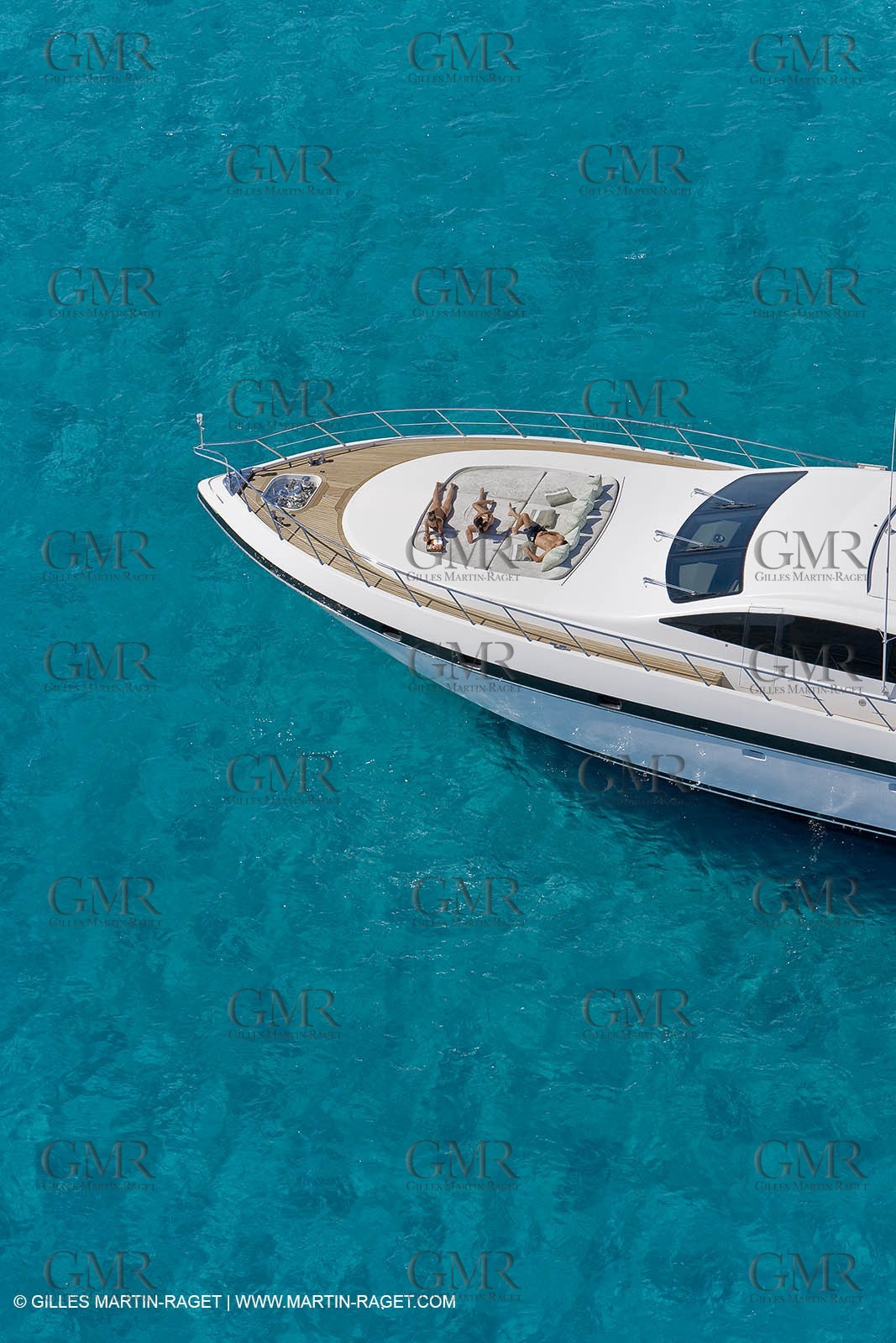 06 09 2007 - Saint Tropez (FRA, 83) - Superyachts - Motoryachts - Mangusta 92 Triple Fun in Saint Tropez - Mooring at Club 55 at Pampelonne Beach