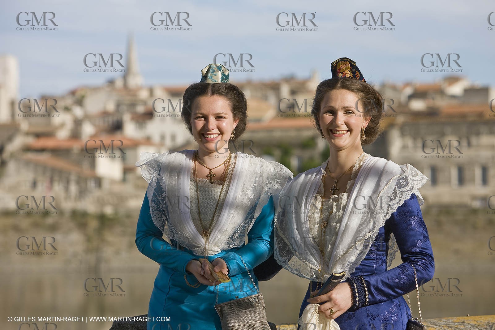 17 juin 2008 - Arles (Fra,13) - two queen if Arles, Caroline Serre et Nathalie Chay