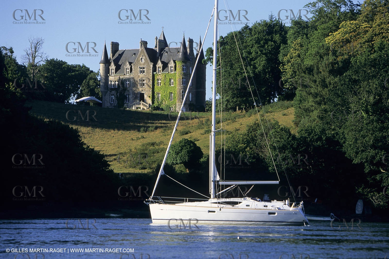 sailing, cruising, monohull at the mooring