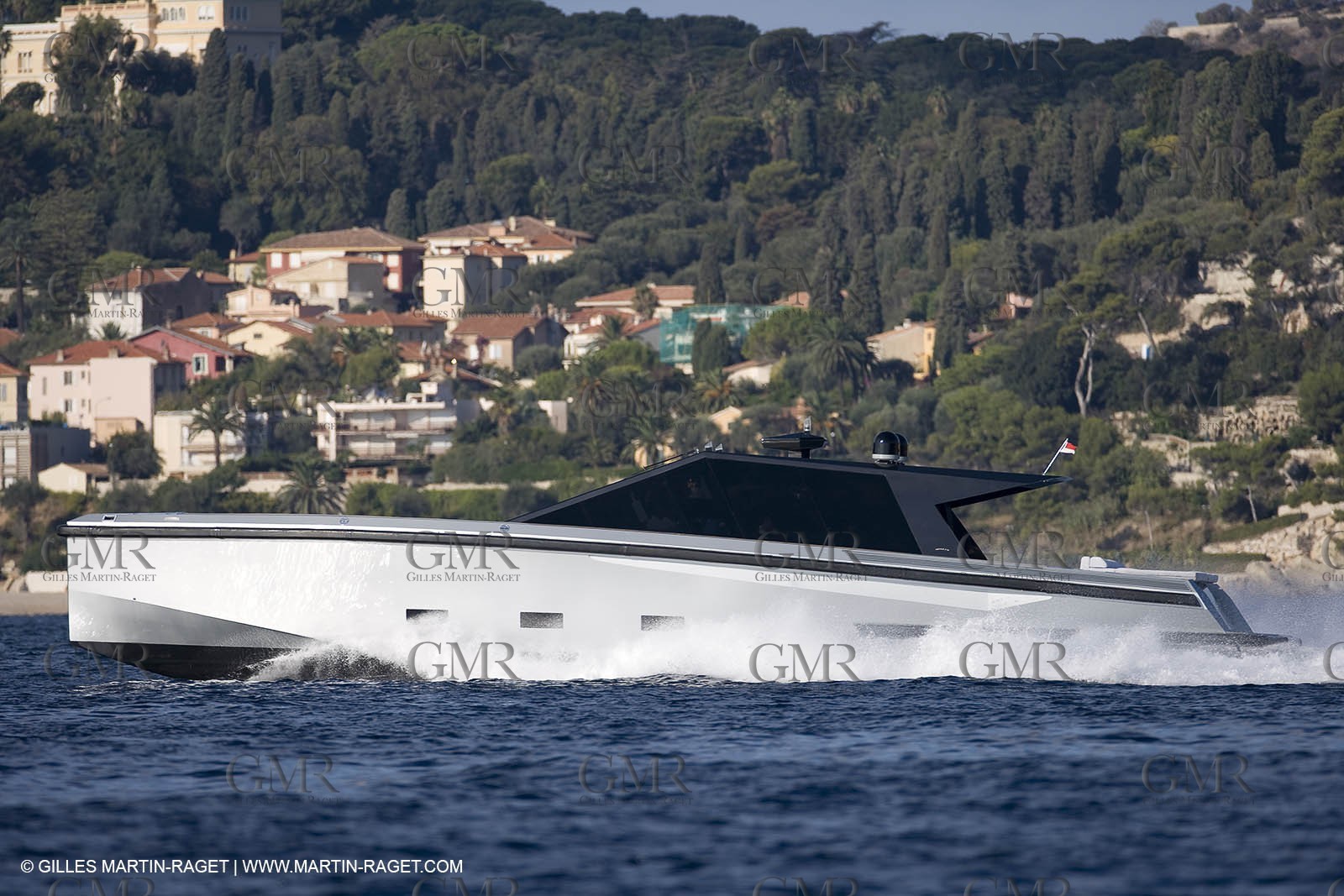 29 09 2007 - St Jean Cap Ferrat - Wally Yachts - Wally Power 70 - Lau Lau