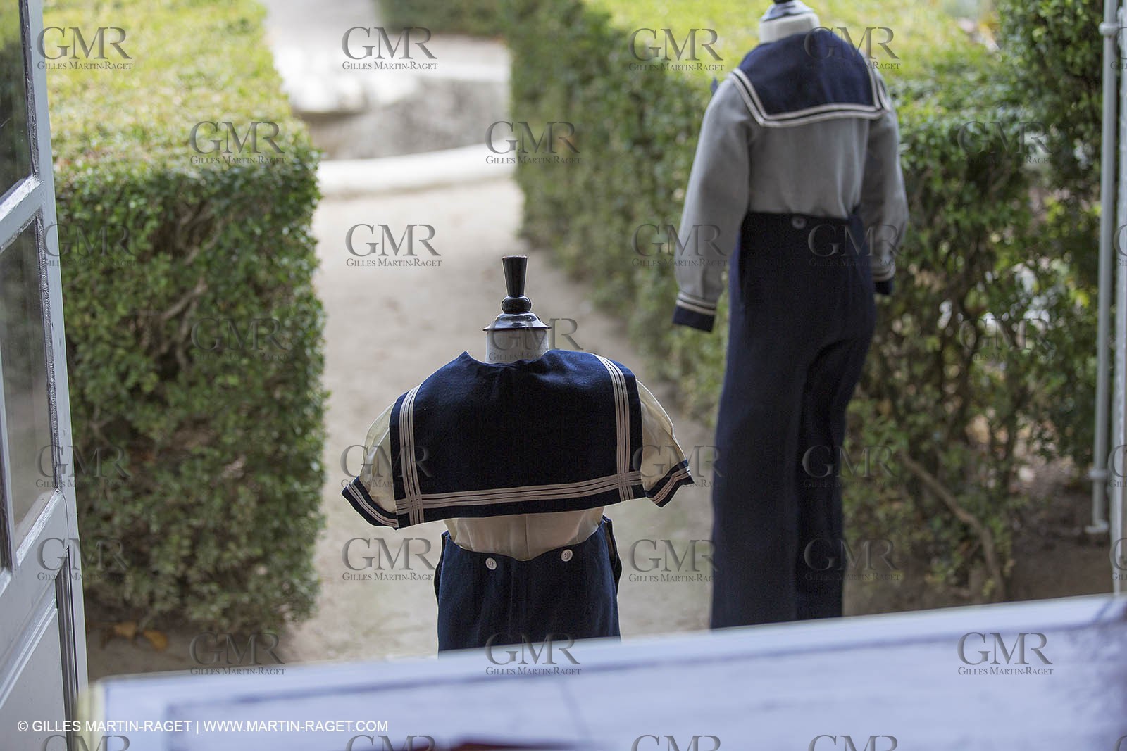 31 10 2013 - Ansouis (FRA,84) - Ansouis castle - Costumes of the exhibit Men costumes