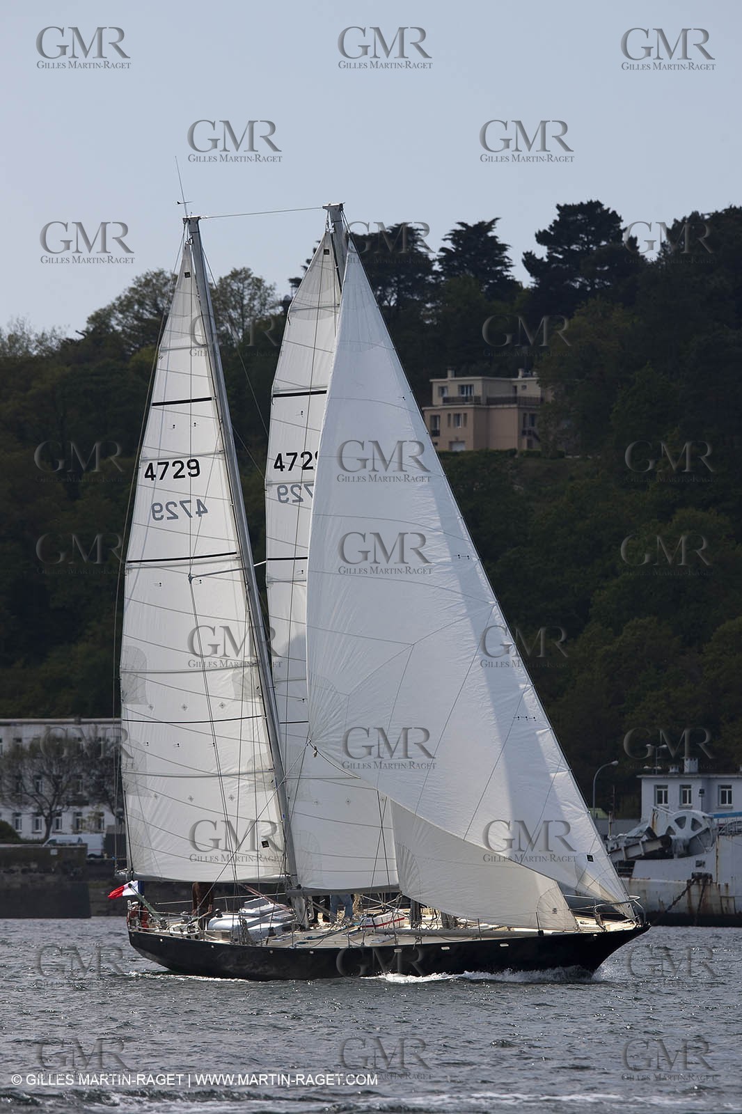 19 05 2010 -  Lanveoc Poulmic (FRA,29) - French Navy School Grand Prix - Pen Duick III