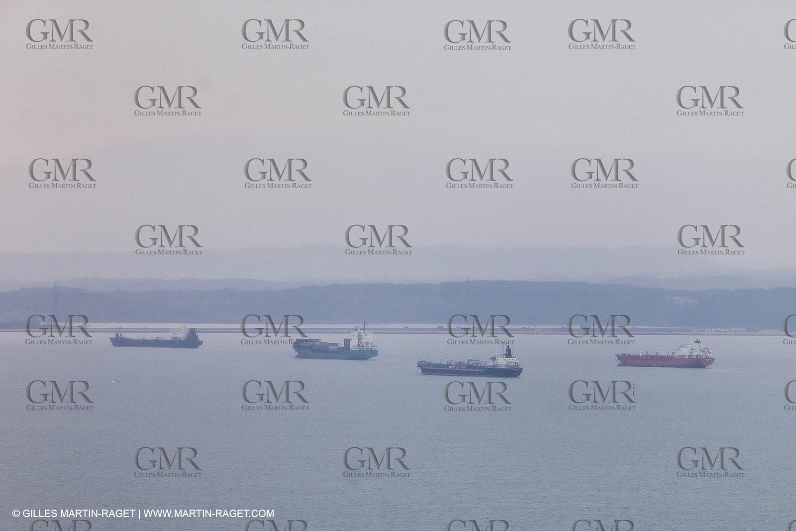 01-11-2010 - FOS (FRA,13) - Grêve du Port Autonome de Marseille - 01 11 2010 - FOS (FRA,13) Commercial Port on strike