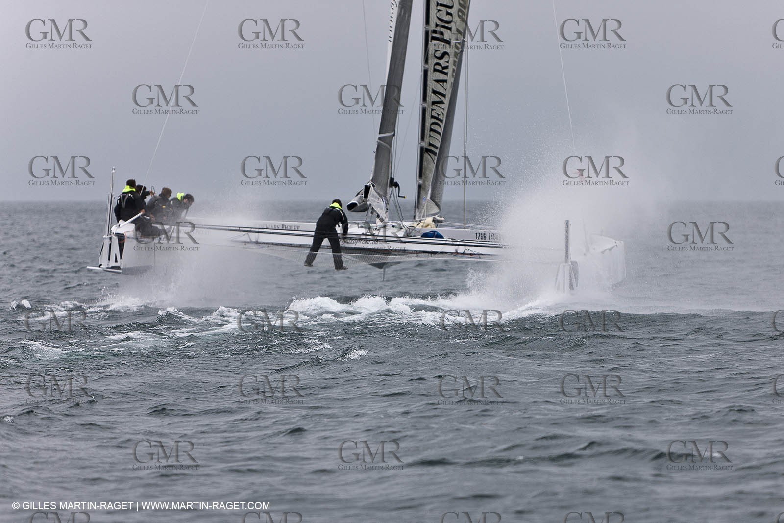 09 10 2010 - Morges (SUI) - L'Hydroptère.CH - 1st sail