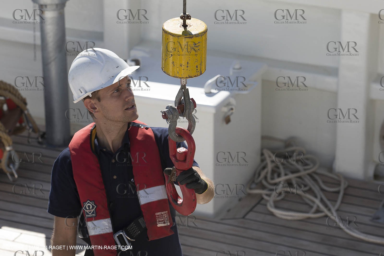 11 09 2014 - la Ciotat (FRA,13) - onboar Al Azzizi, oceanographic research ship buit by H2X boat yard, measure devices manipuation