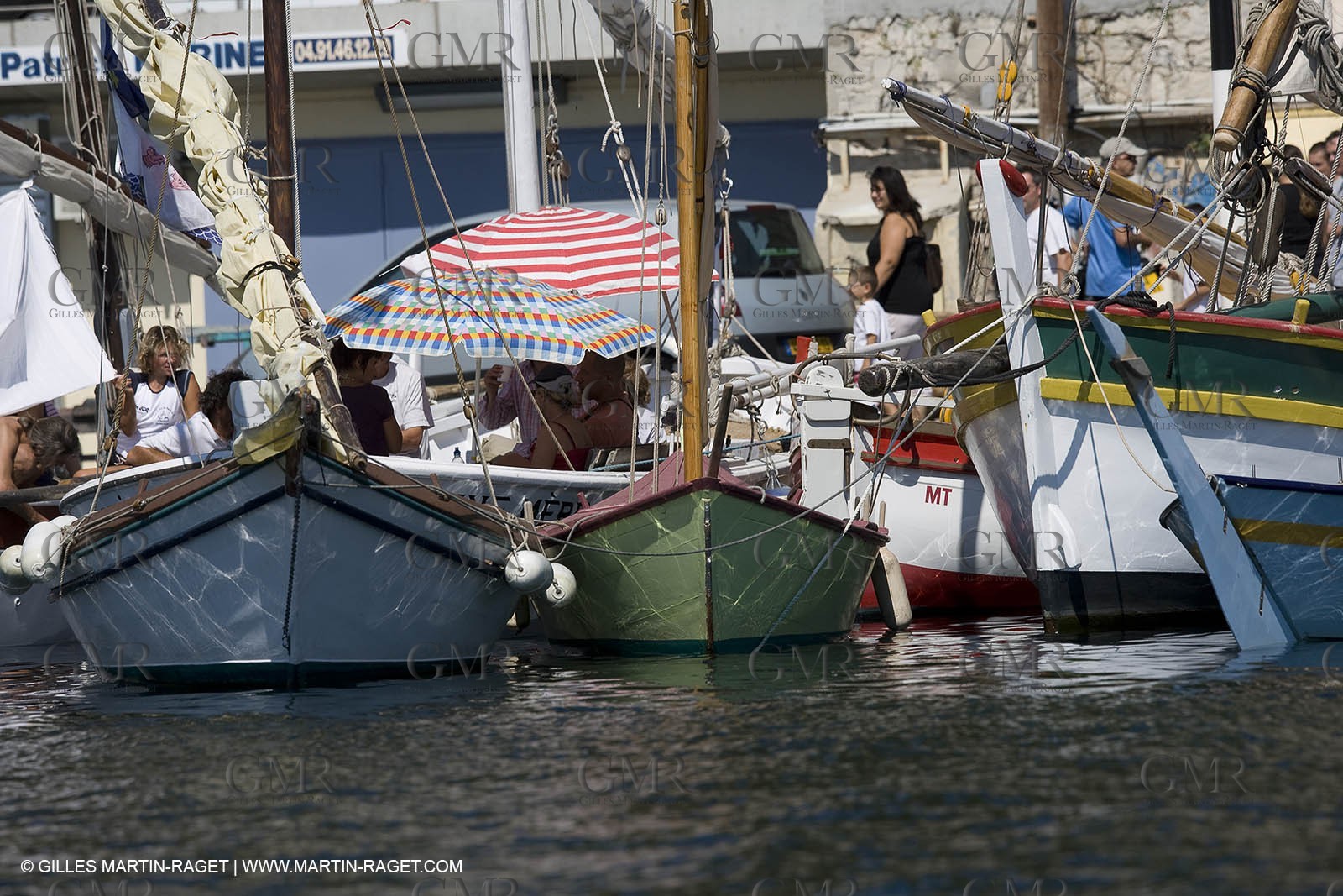 1 09 2007 - Marseille (FRA, 13) - Latin rigs in l'Estaque (Marseille north bay village)