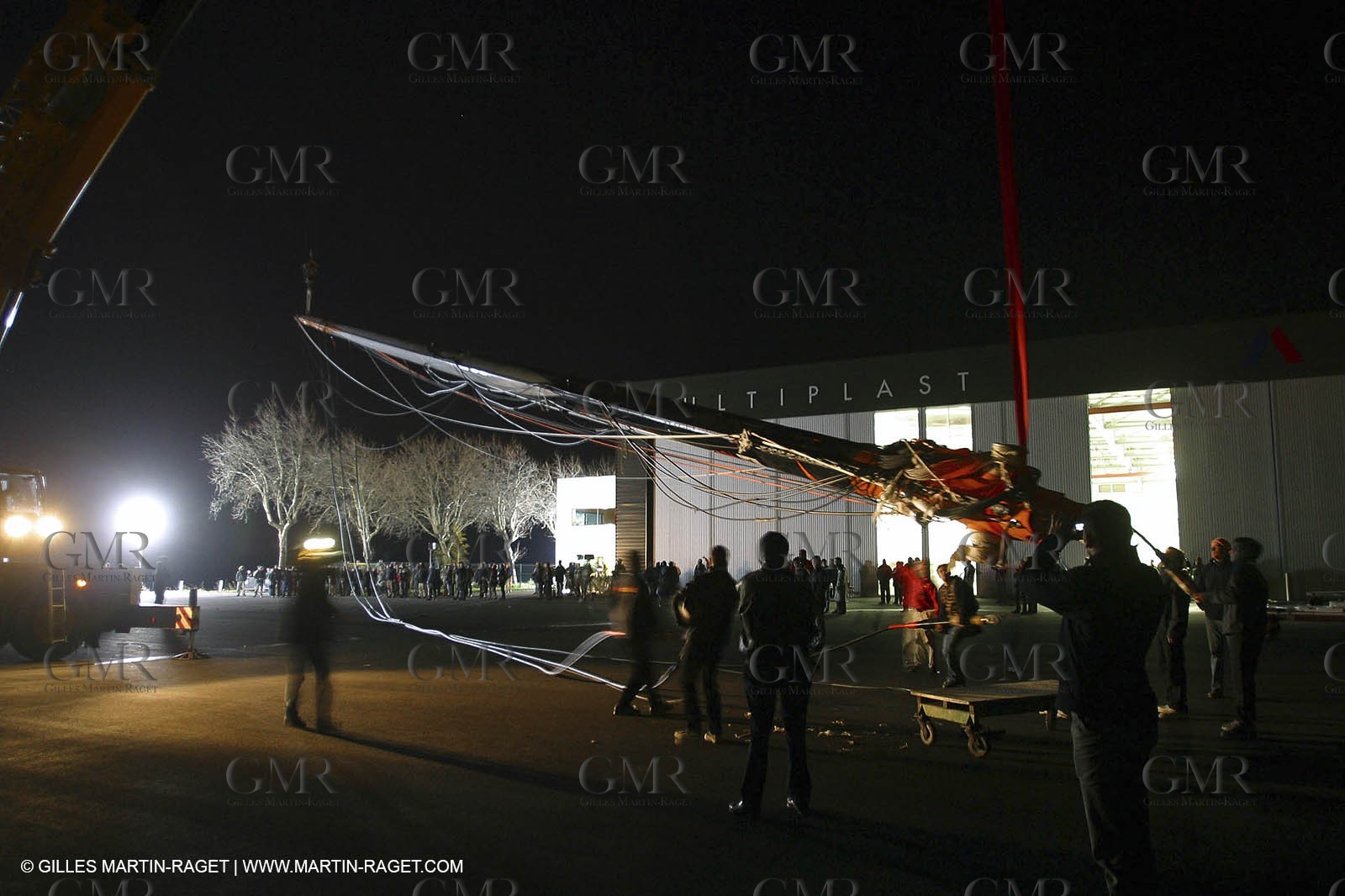 Vannes - Multiplast Boatyard - Orange II 1st rigging