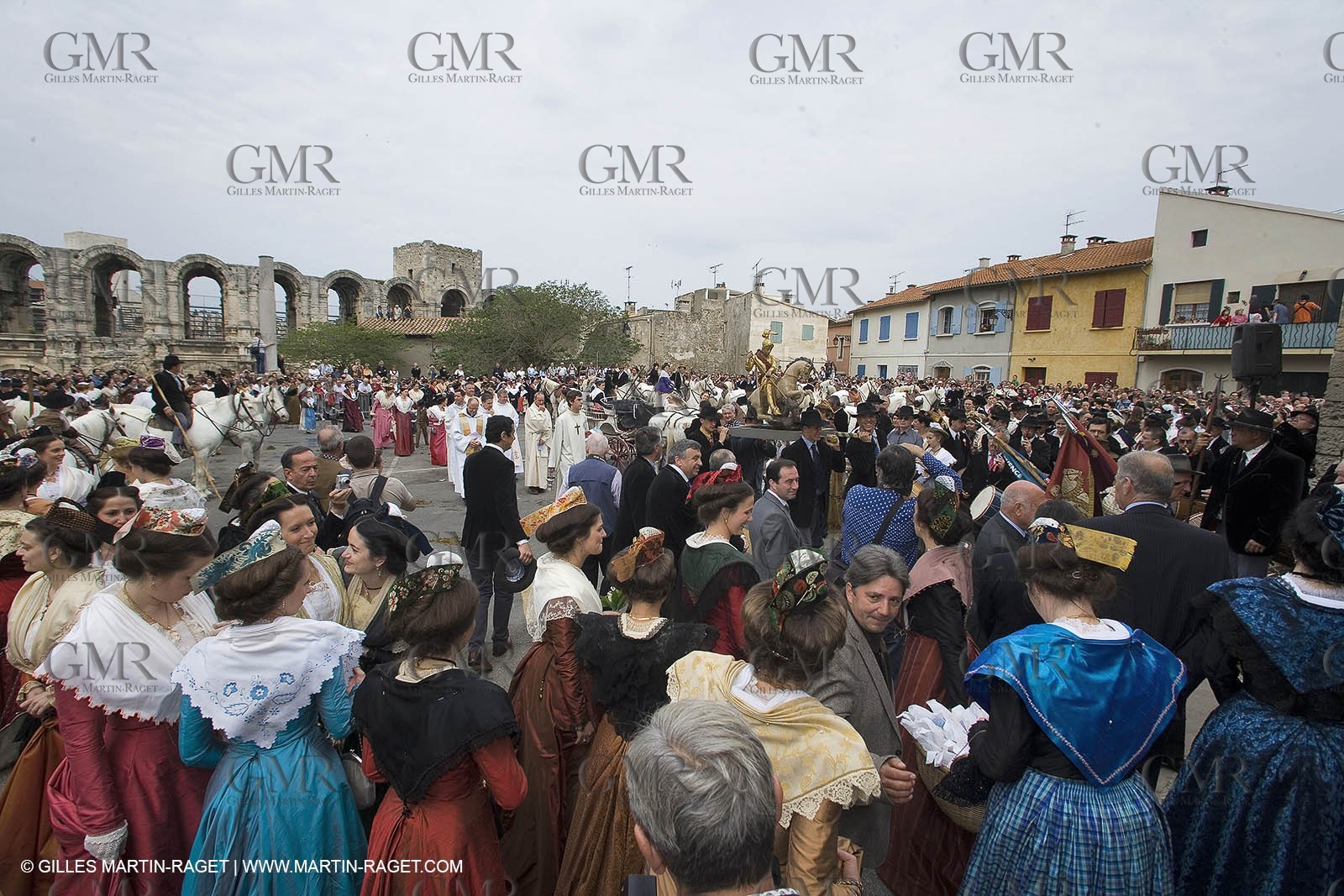 Arlésiennes in costume - Gardians (cow-boys) celebration - Arles
