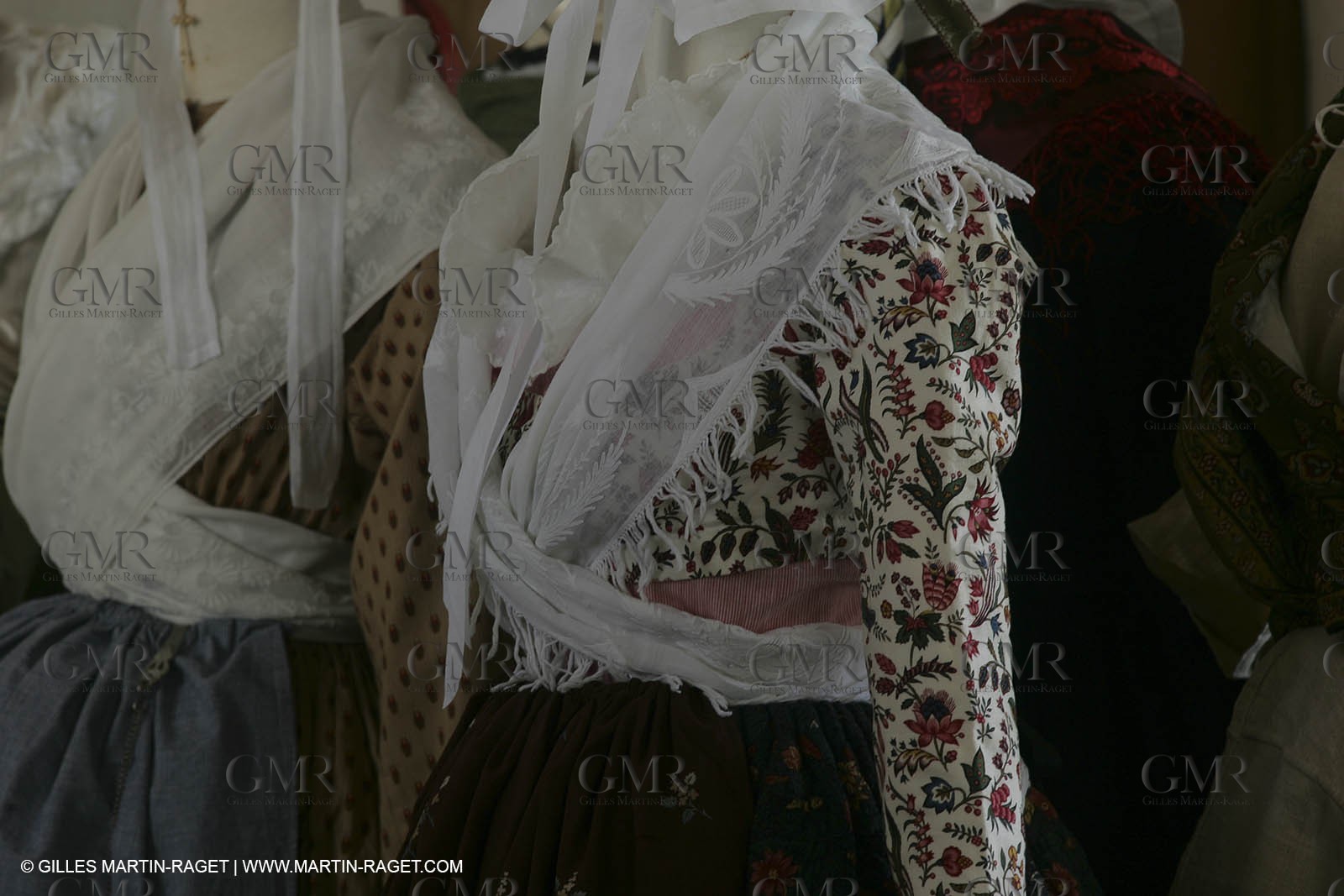 May 2004 - La Tour d'Aigues (FRA, 84) - Old costumes for women of the South exhibition