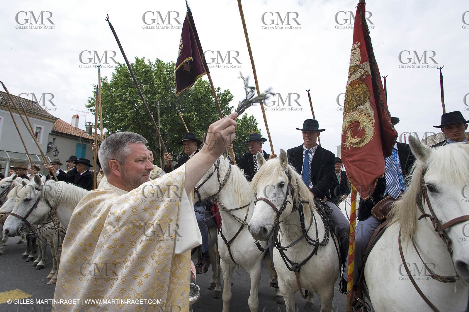 Arlésiennes in costume - Gardians (cow-boys) celebration - Arles