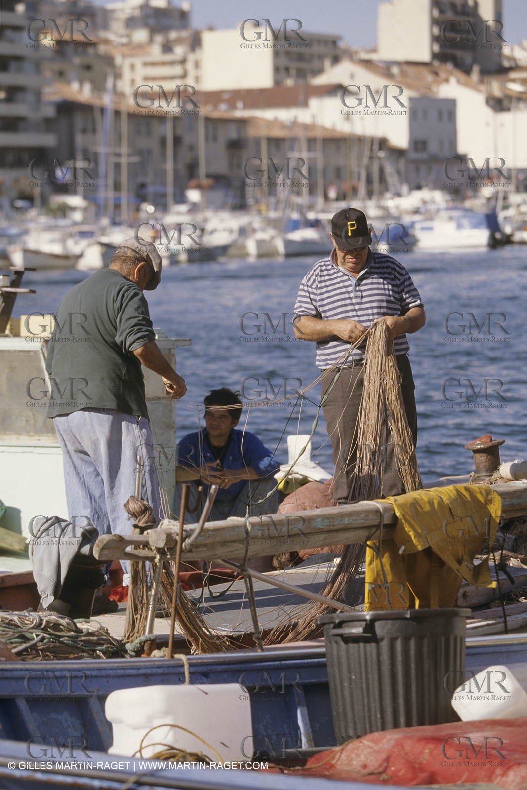 Pêche, barques, pointus, pêcheurs