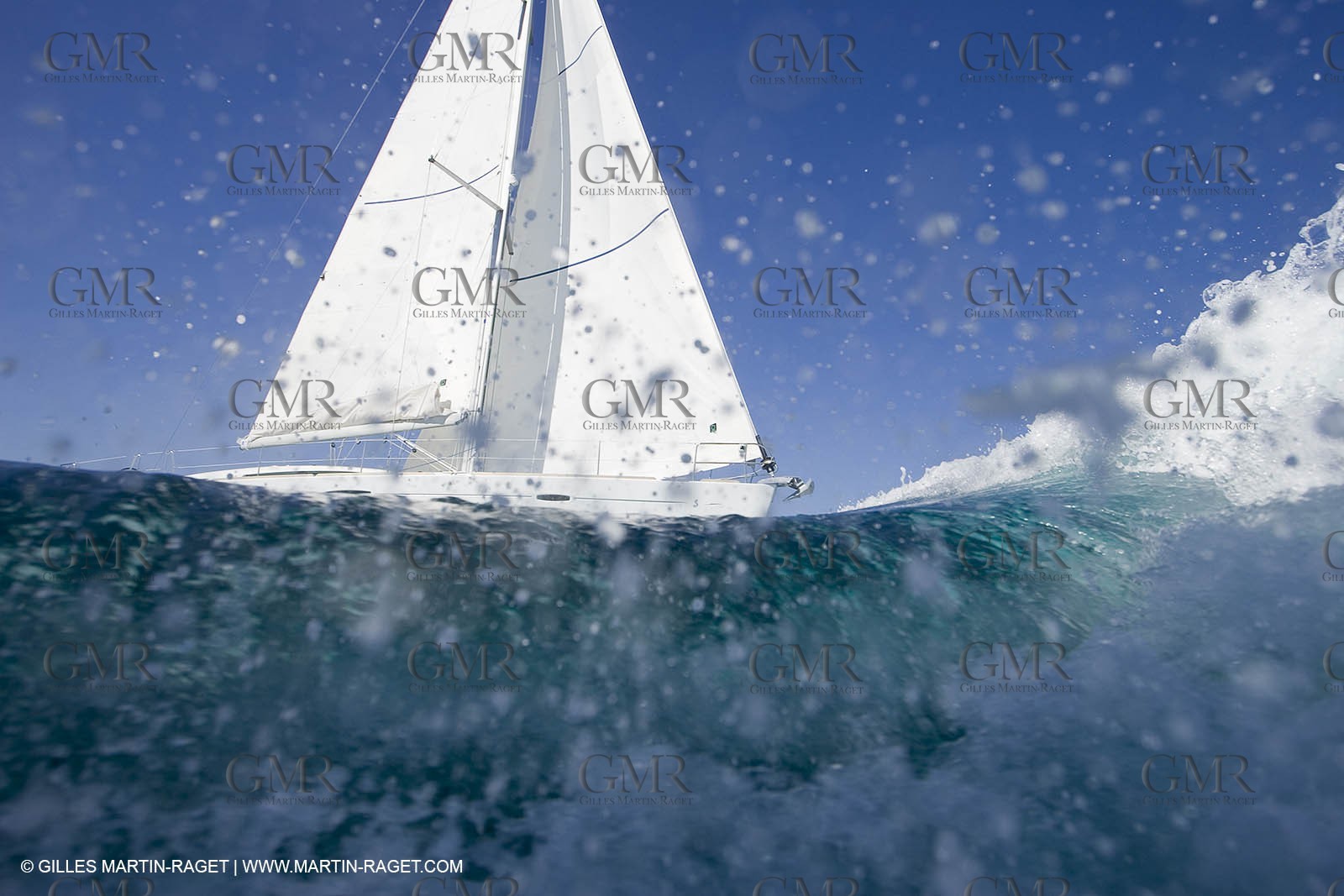 Crusing monohull sailing