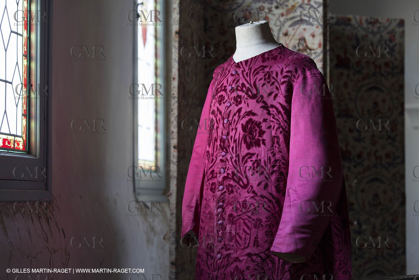 31 10 2013 - Ansouis (FRA,84) - Chateau d'Ansouis - Costumes de l'exposition Habits d'hommes