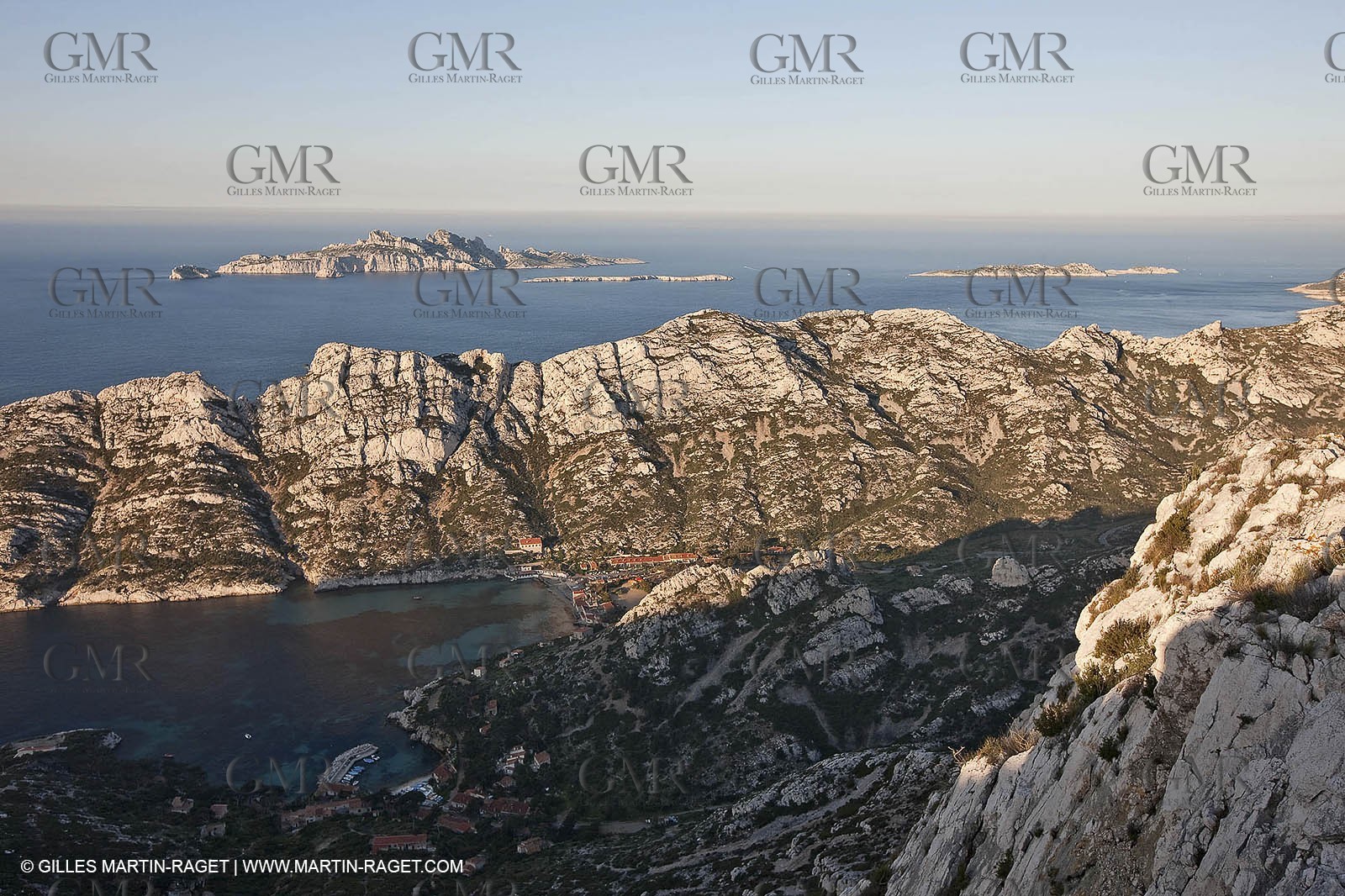 04 04 2009 - Marseille (FRA, 13) - Les Calanques - Marseille as seen from the top of the Baou Rond