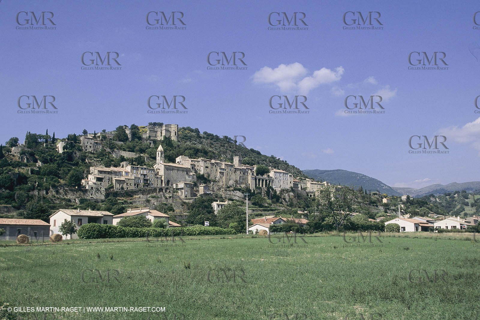 Montbrun les Bains - Drôme provençale - Village de Haute Provence