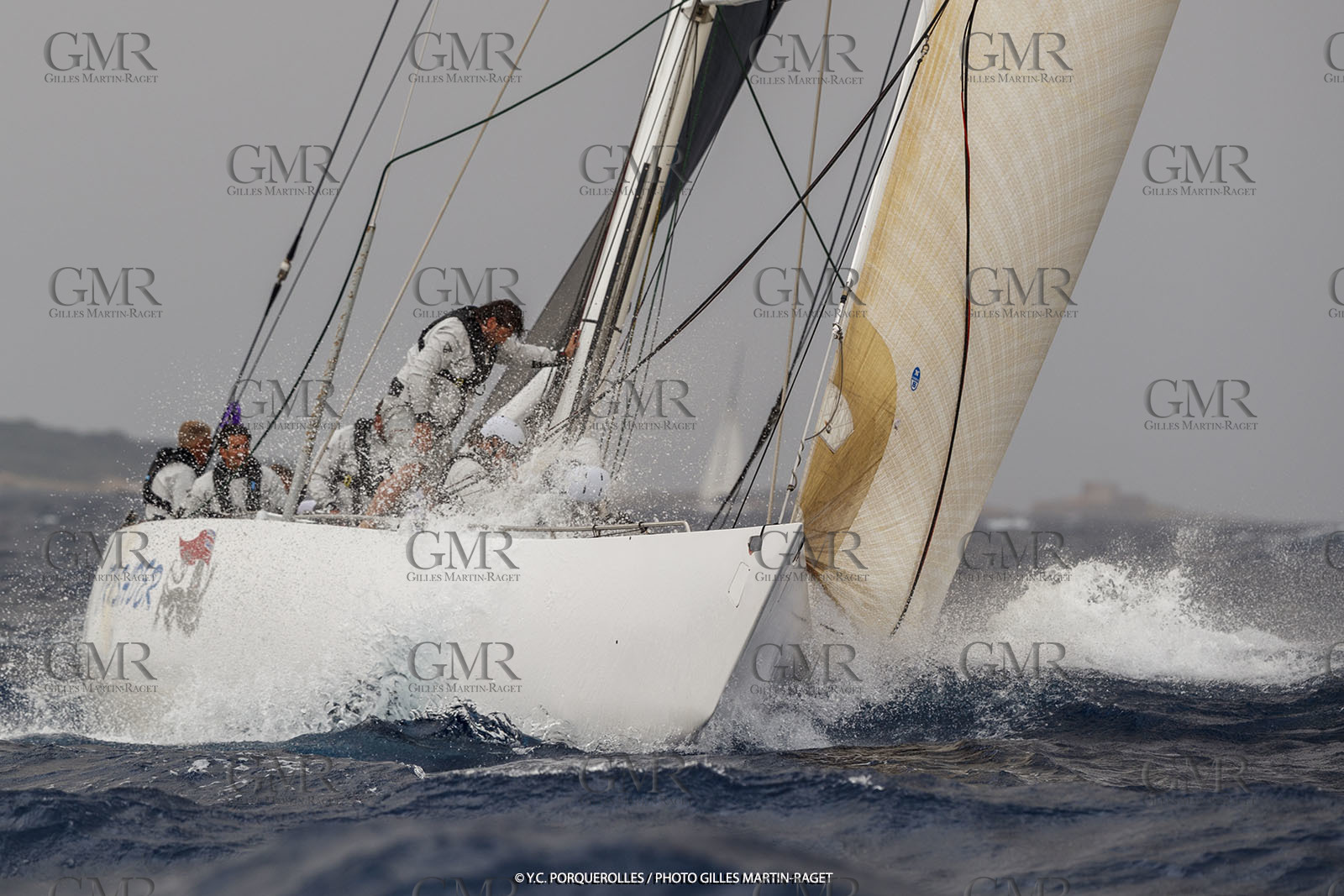 19 06 2024, Porquerolles Island (FRA), Championnat du monde des 12 m JI 2024, Race Day 1