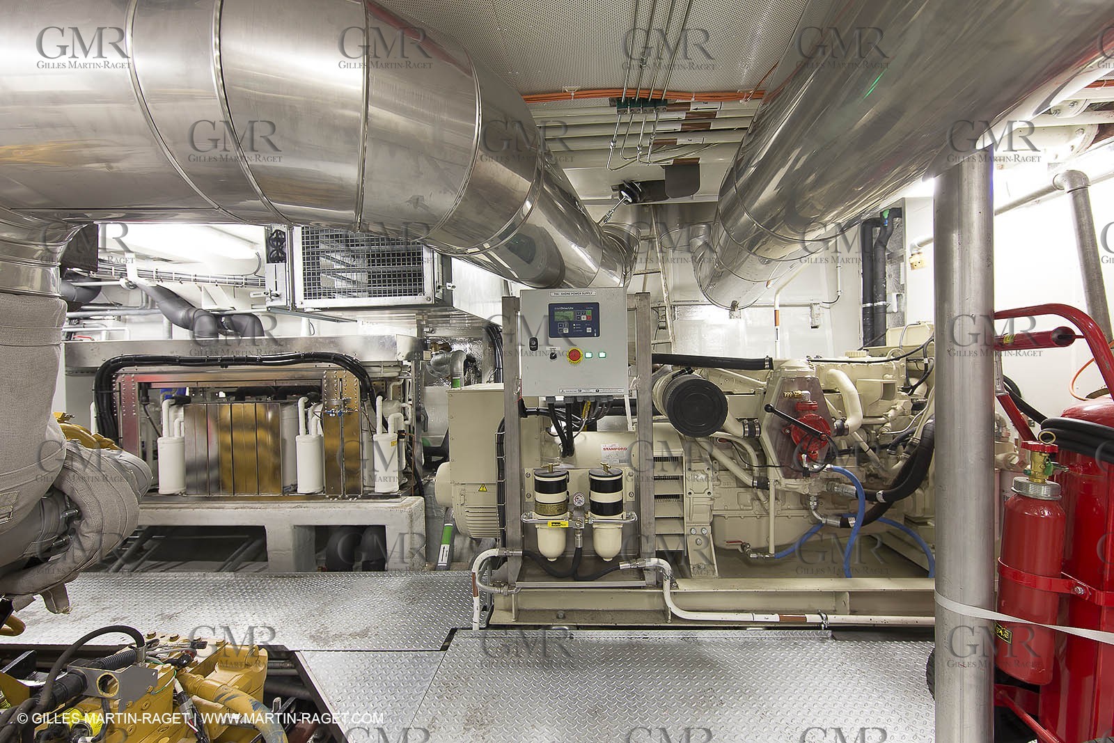 11 09 2014 - la Ciotat (FRA,13) - onboar Al Azzizi, oceanographic research ship buit by H2X boat yard, measure devices manipuation