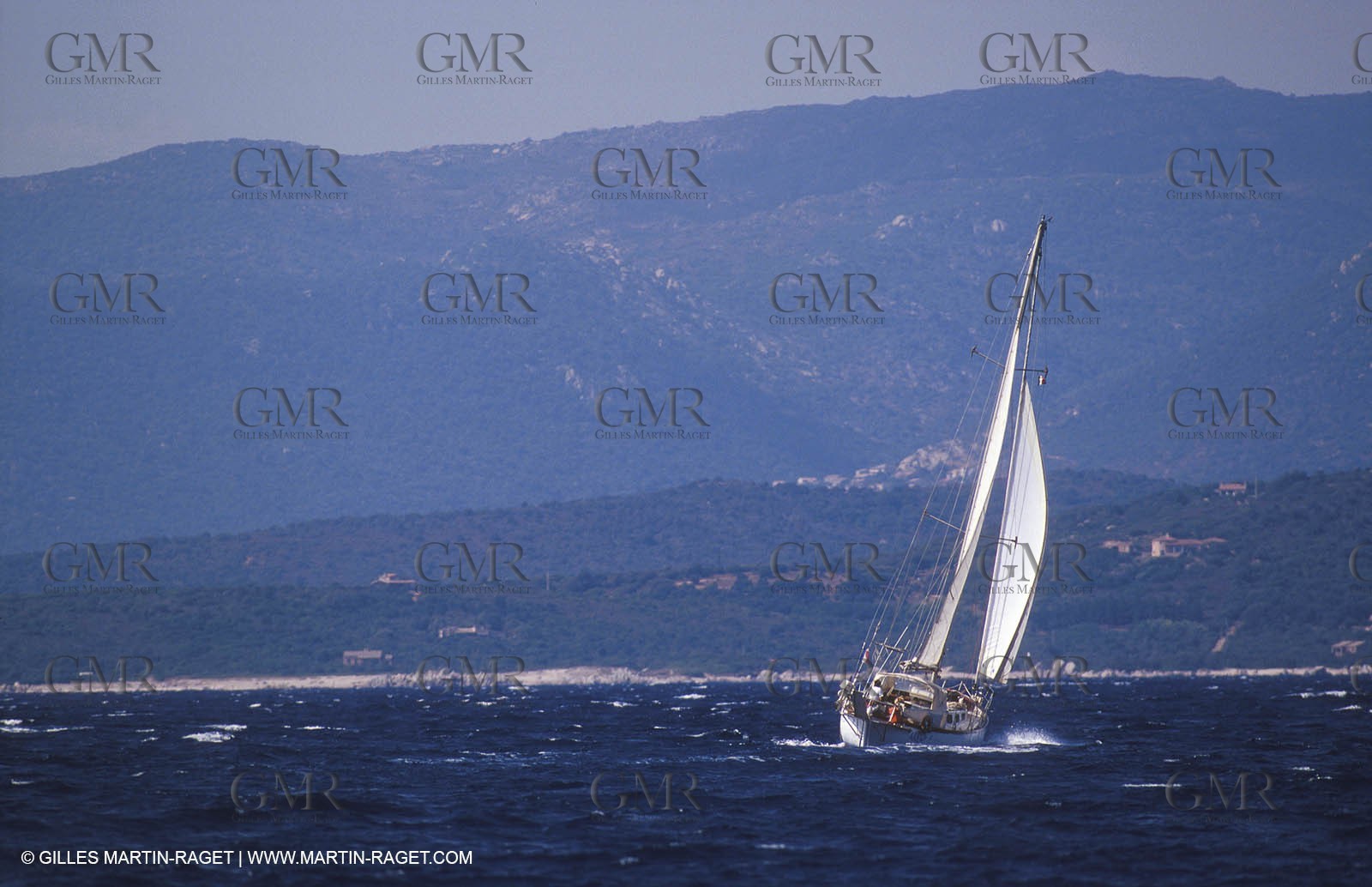 Crusing monohull sailing