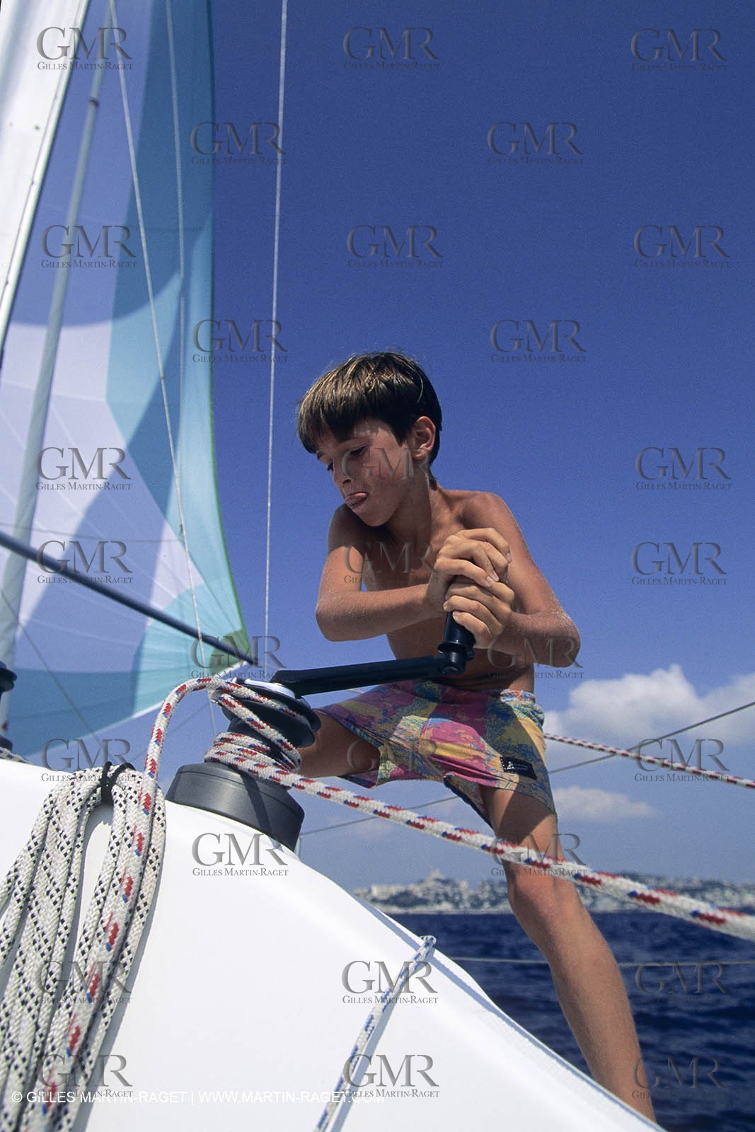 Sailing, cruising, children onboard