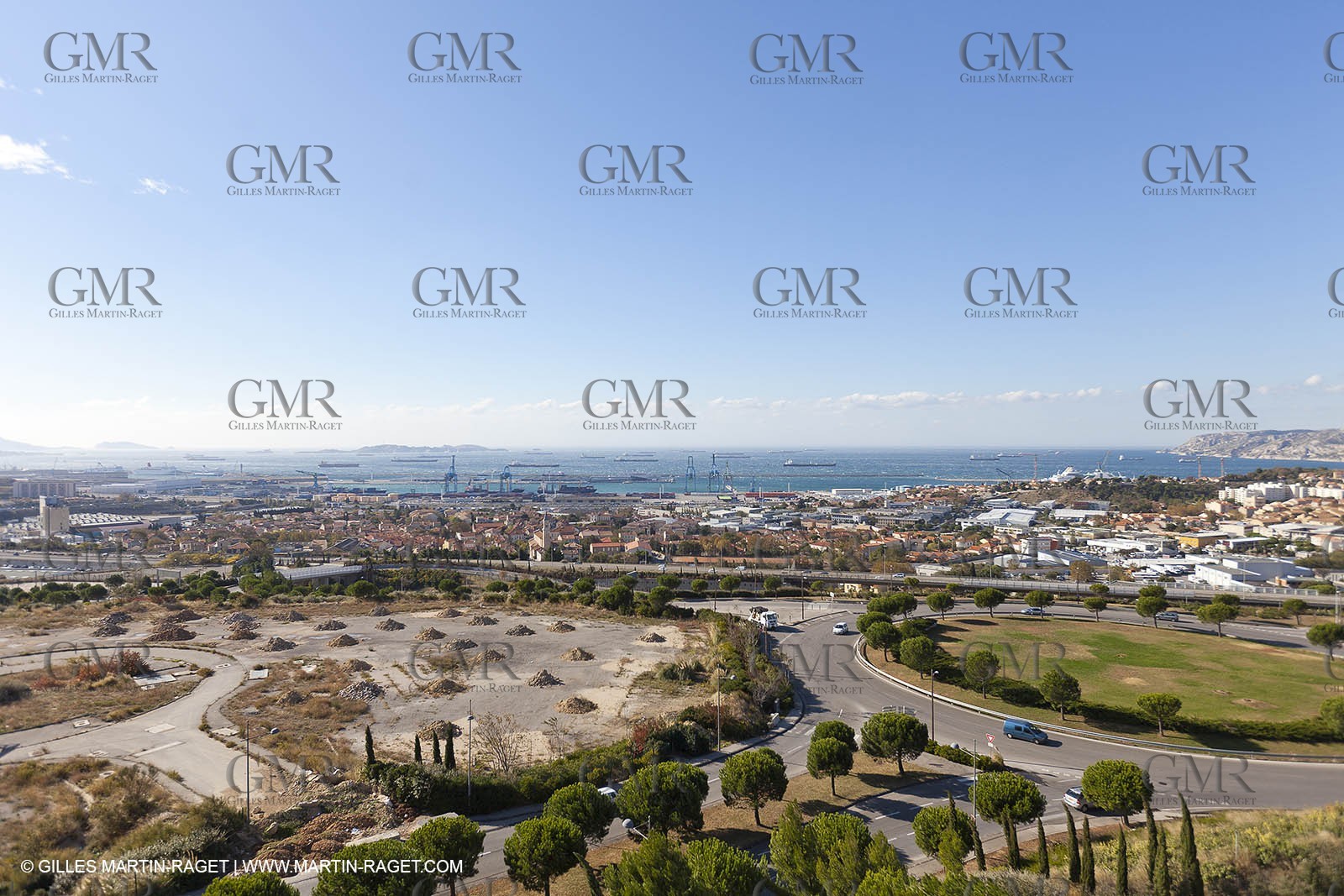 25 10 2010 - Marseille (FRA,13) - Ships at the mooring due to a strike of the harbour staff