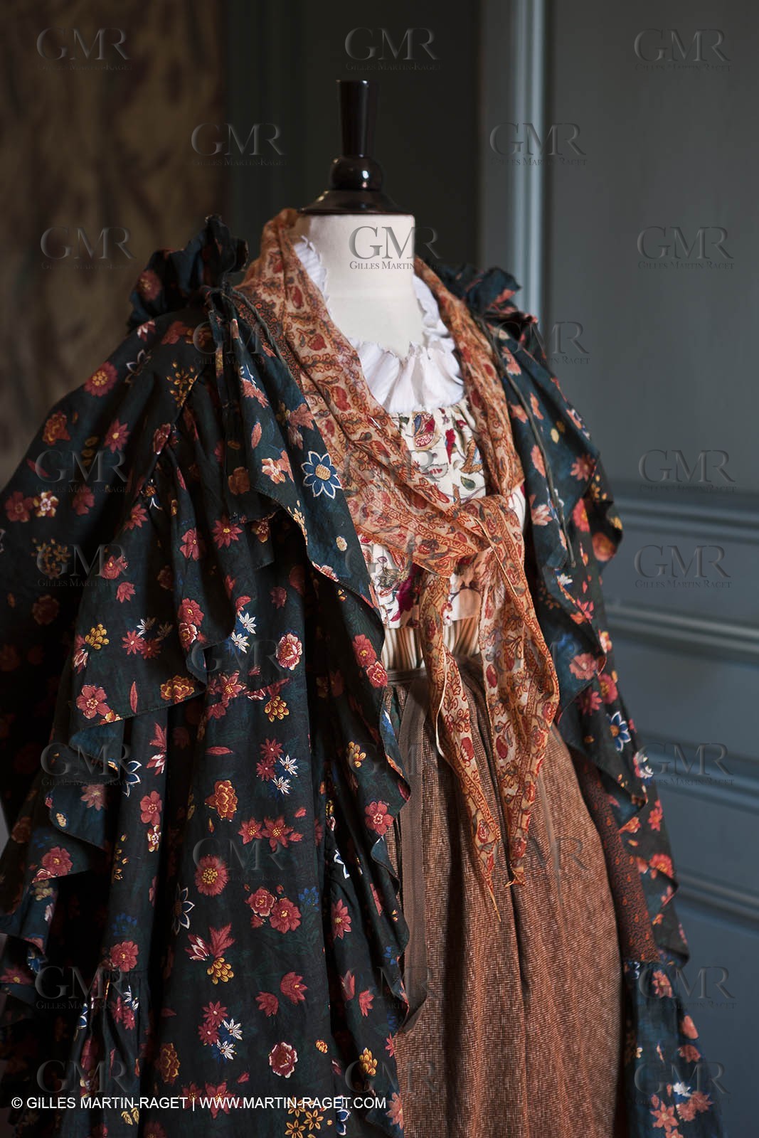 30 06 2011 - Toulon (FRA,83) - Villa Rosemaine - Indiennes sublimes exhibition