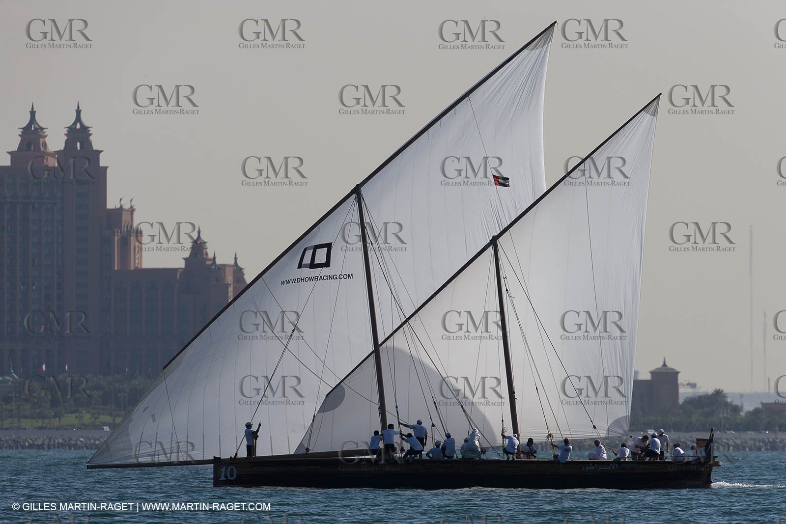 20 11 2010 - Dubai (UAE) - Dubai Louis Vuitton Trophy - Traditionnal dhow races for competing teams