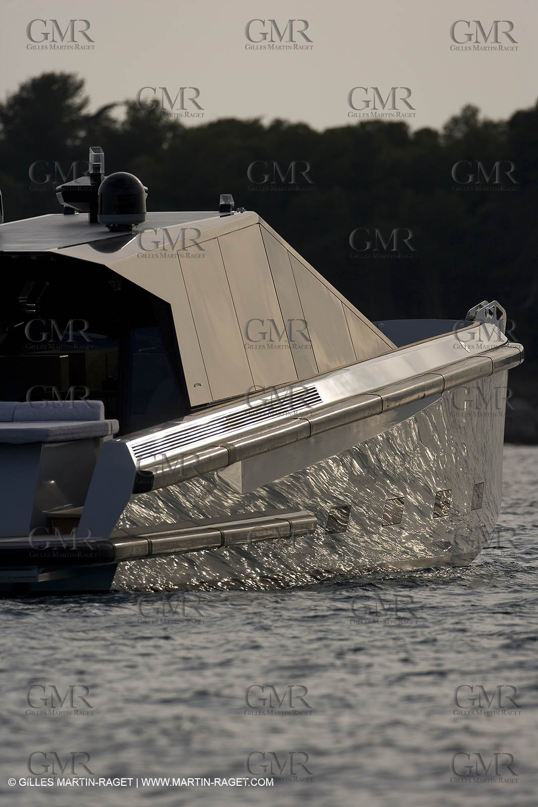 29 09 2007 - St Jean Cap Ferrat - Wally Yachts - Wally Power 70 - Lau Lau