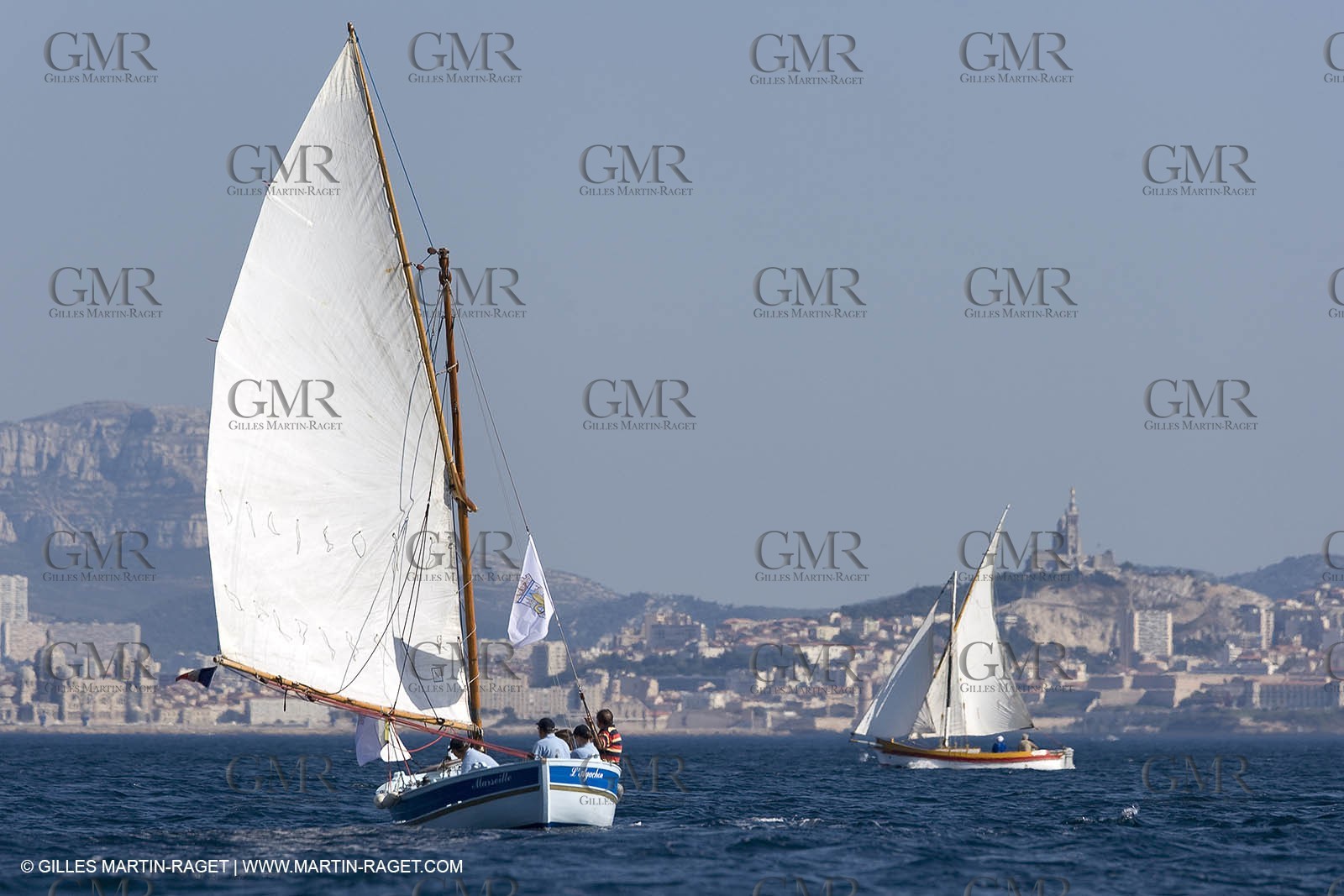 1 09 2007 - Marseille (FRA, 13) - Latin rigs in l'Estaque (Marseille north bay village)