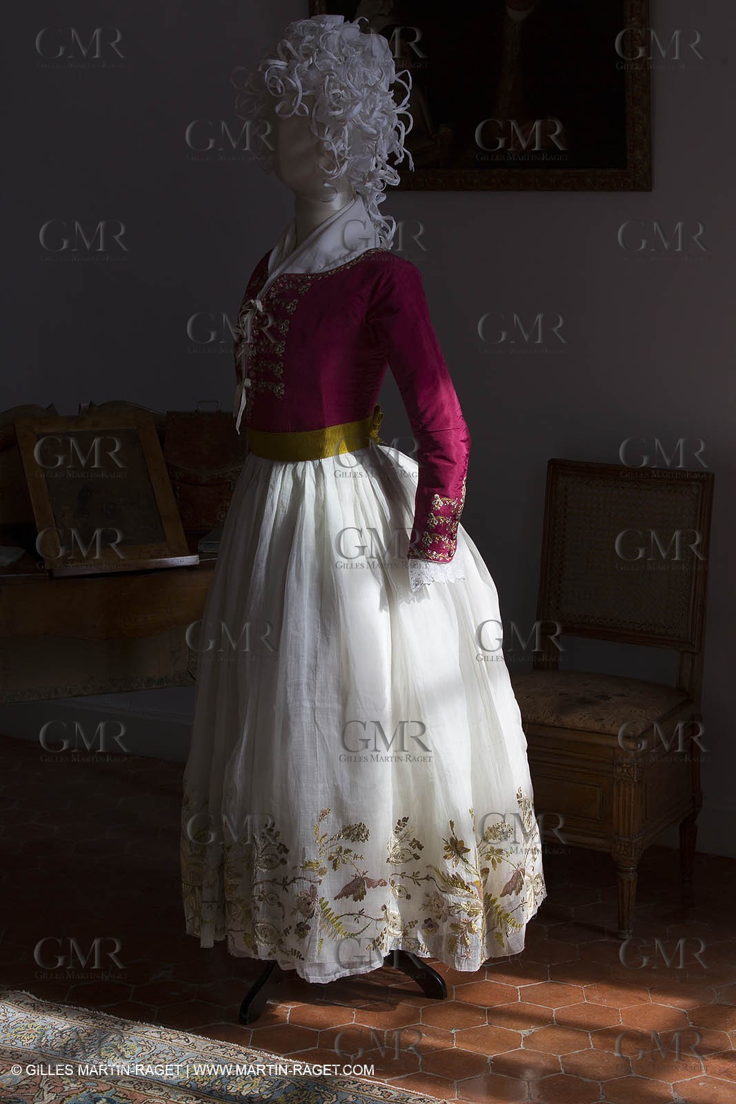 31 10 2013 - Ansouis (FRA,84) - Ansouis castle - Costumes of the exhibit Men costumes