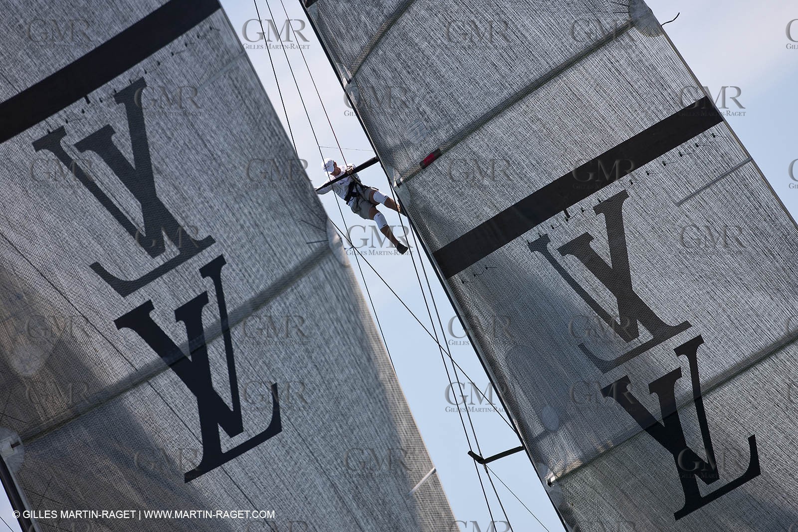 23 01 2009 - Auckland (NZL) -  Louis Vuitton Pacific Series - BMW ORACLE Racing-Tuning up onboard Emirates Team New Zealand yacht