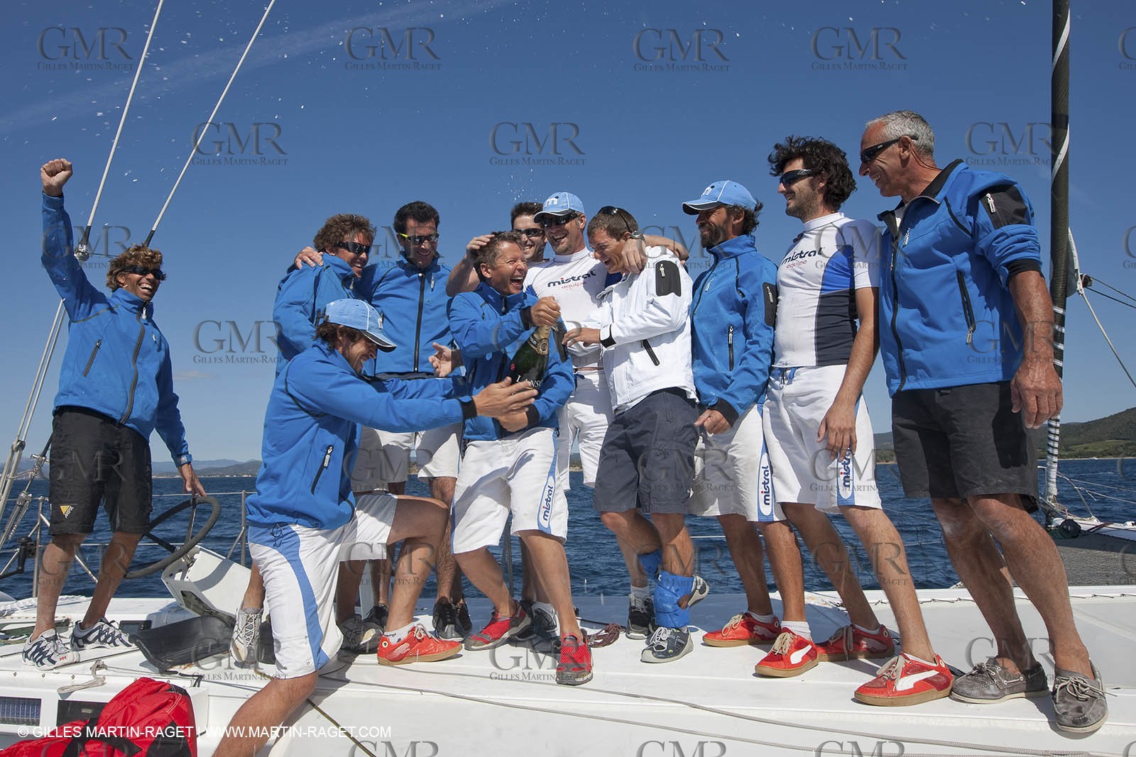 Samedi 5 septembre 2009 - Hyères (FRA, 83) - L'Hydroptère bat le record du monde de vitesse avec un run à 51,36 knts (sous réserve de ratification par le WSSRC)