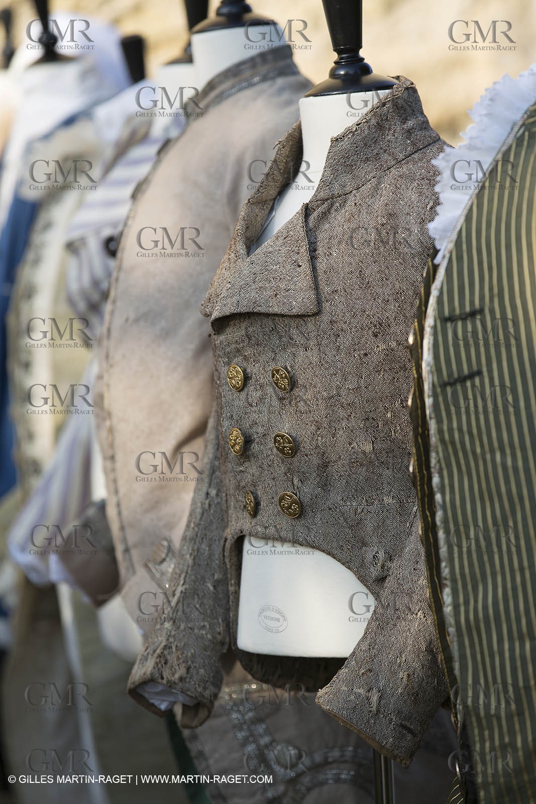 31 10 2013 - Ansouis (FRA,84) - Chateau d'Ansouis - Costumes de l'exposition Habits d'hommes