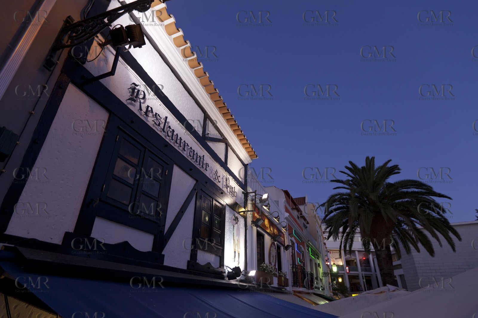 19 07 2011 - Cascais (POR) - 34th America's Cup - AC World Series - Cascais 2011 - Cascais by night.
